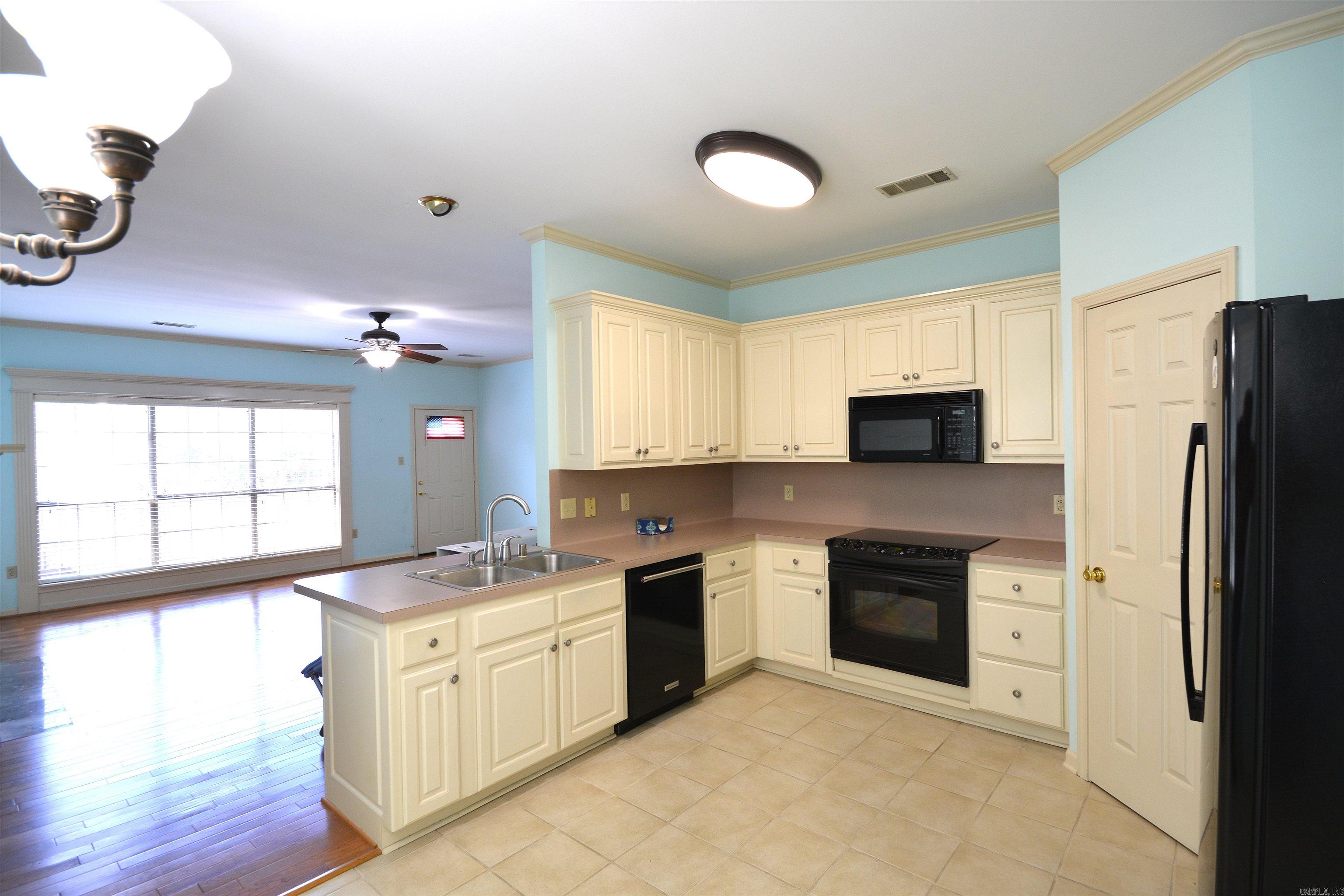 1910 Cherrybend Drive Little Rock, AR 72211