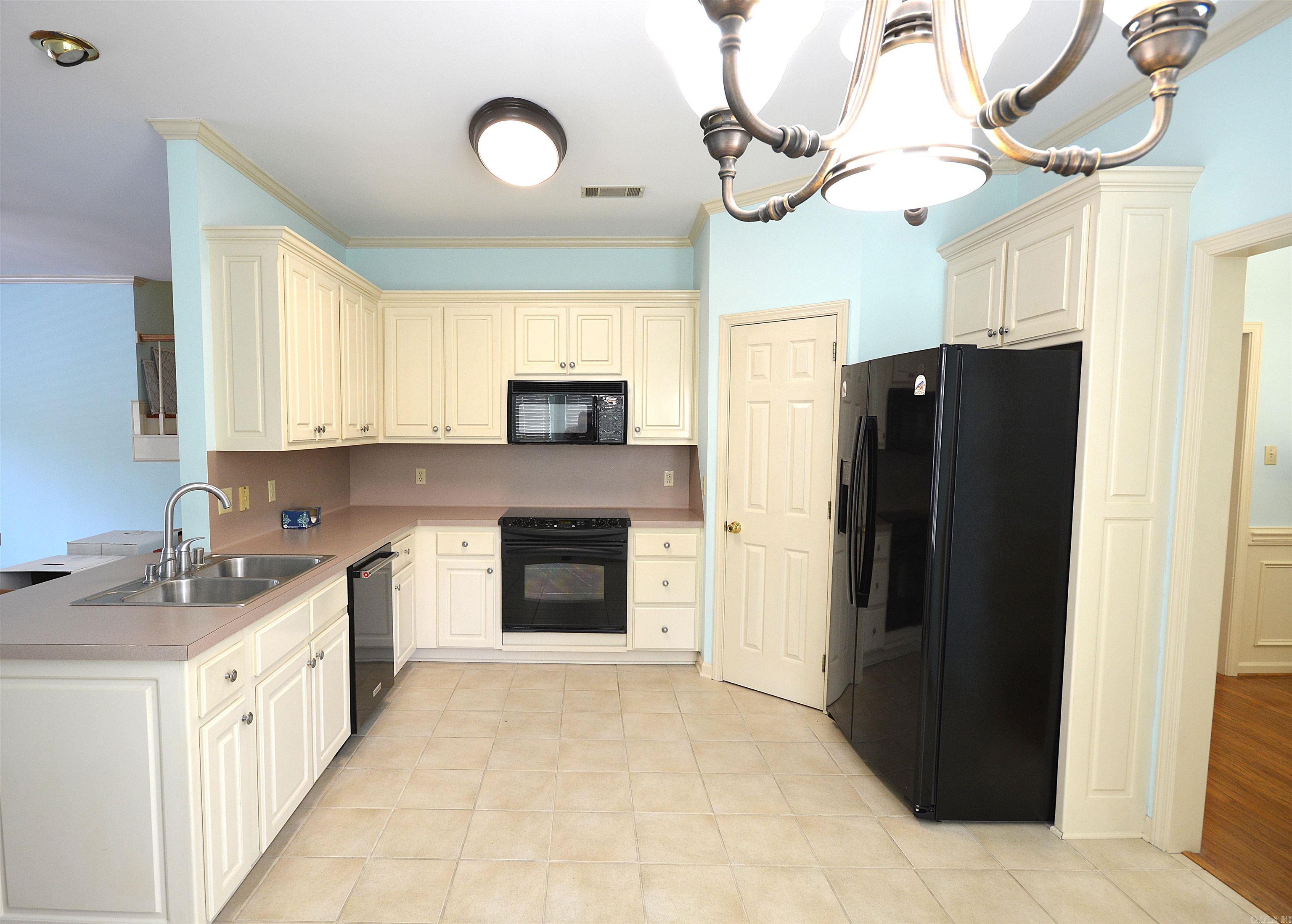 1910 Cherrybend Drive Little Rock, AR 72211