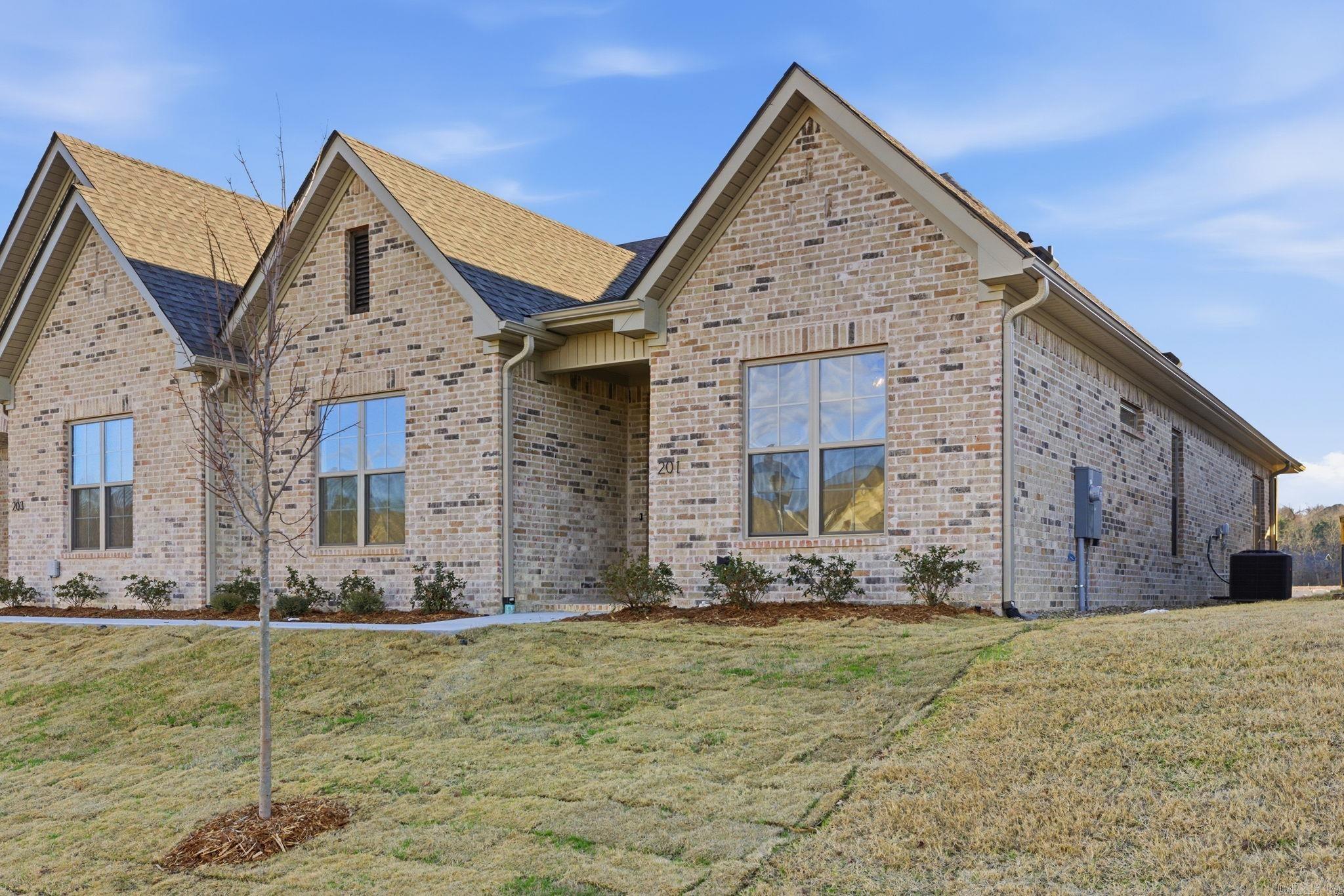 201 Edgewood Circle Little Rock, AR 72223