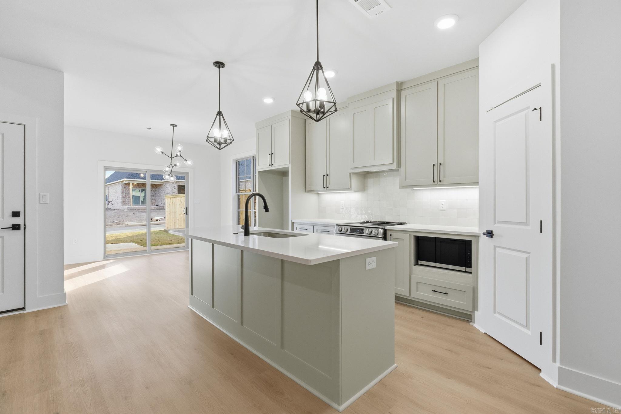 201 Edgewood Circle Little Rock, AR 72223