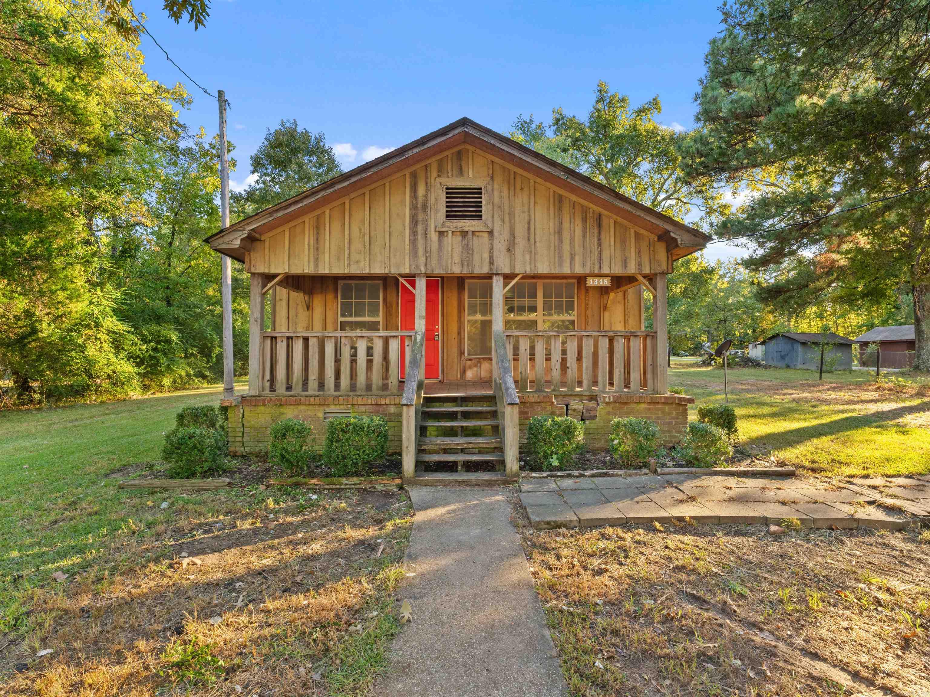 1348 E Jackson  Monticello, AR