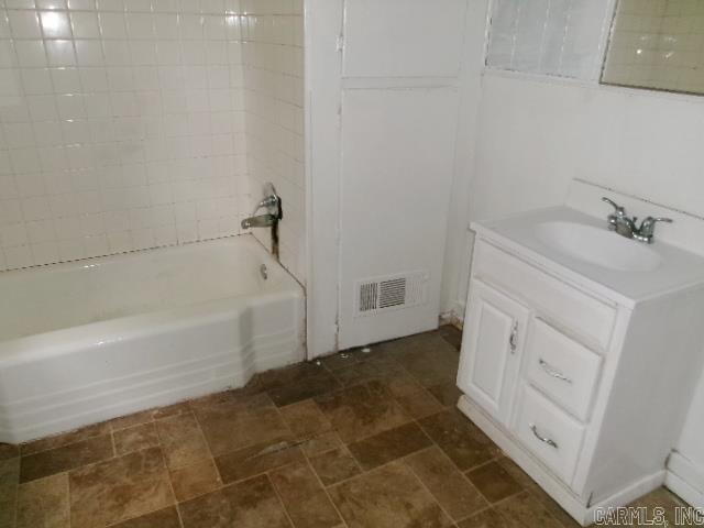 1348 E Jackson  Monticello, AR