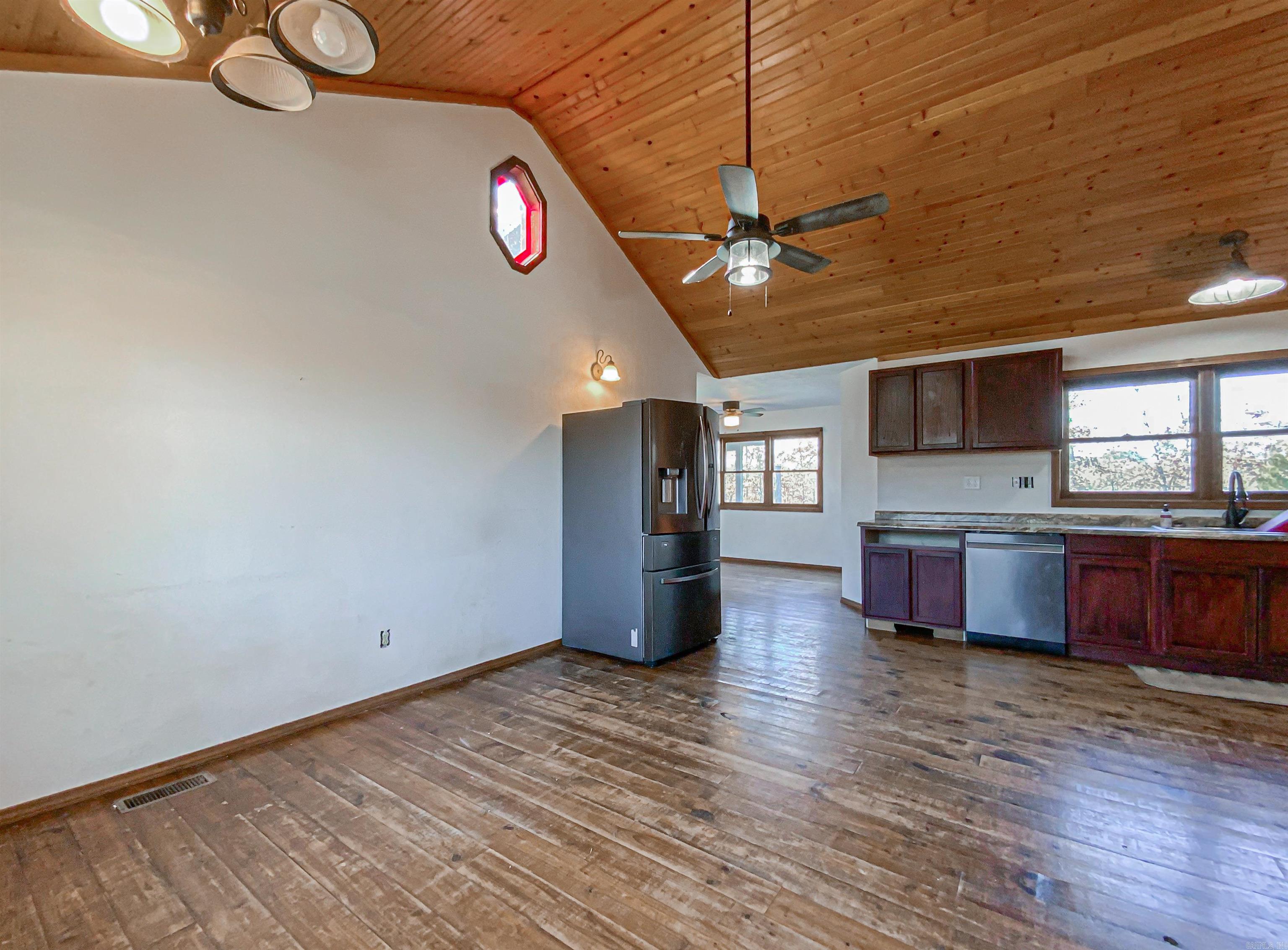 434 MC 5059 Valley Springs, AR 72682