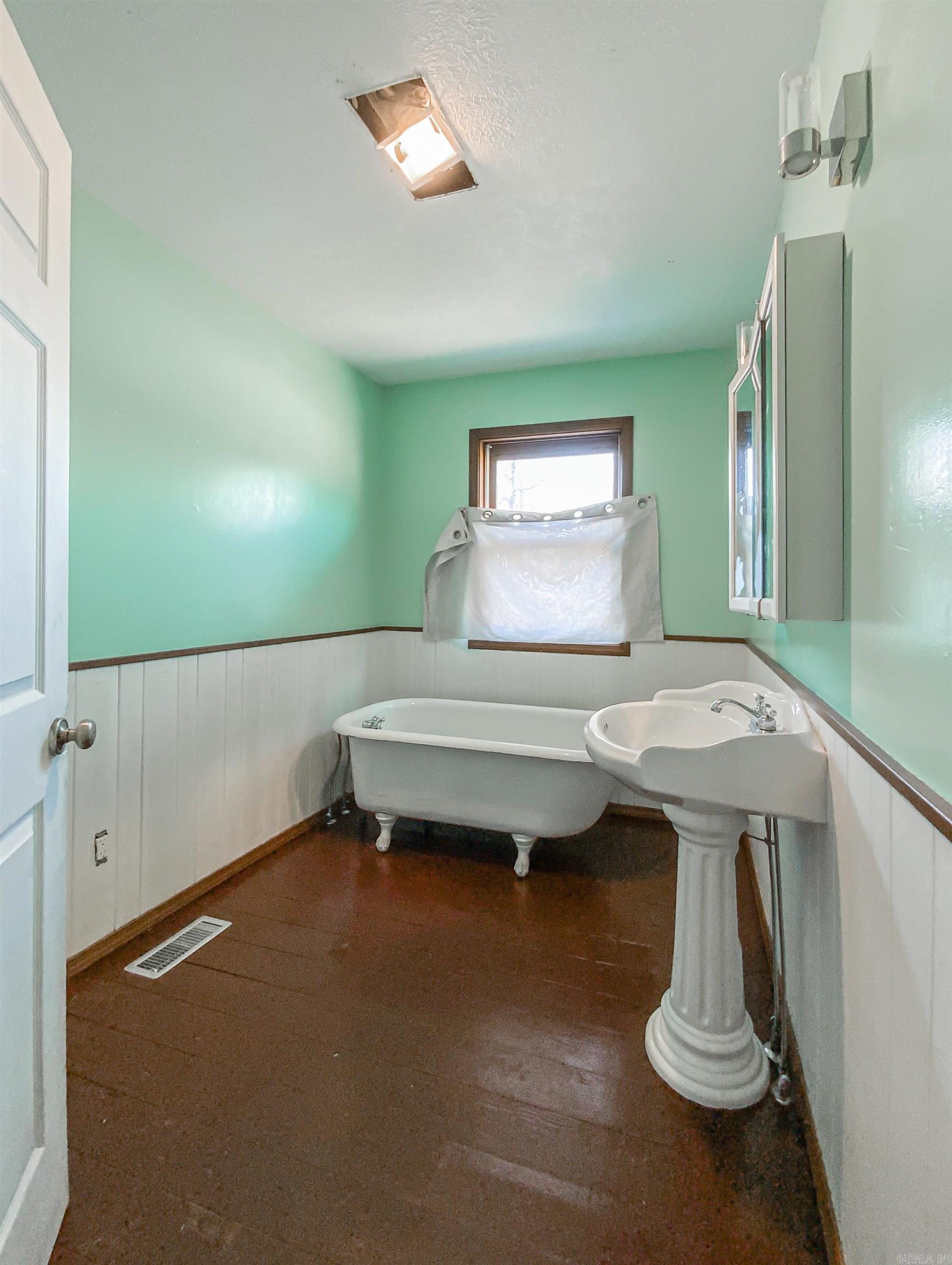 434 MC 5059 Valley Springs, AR 72682