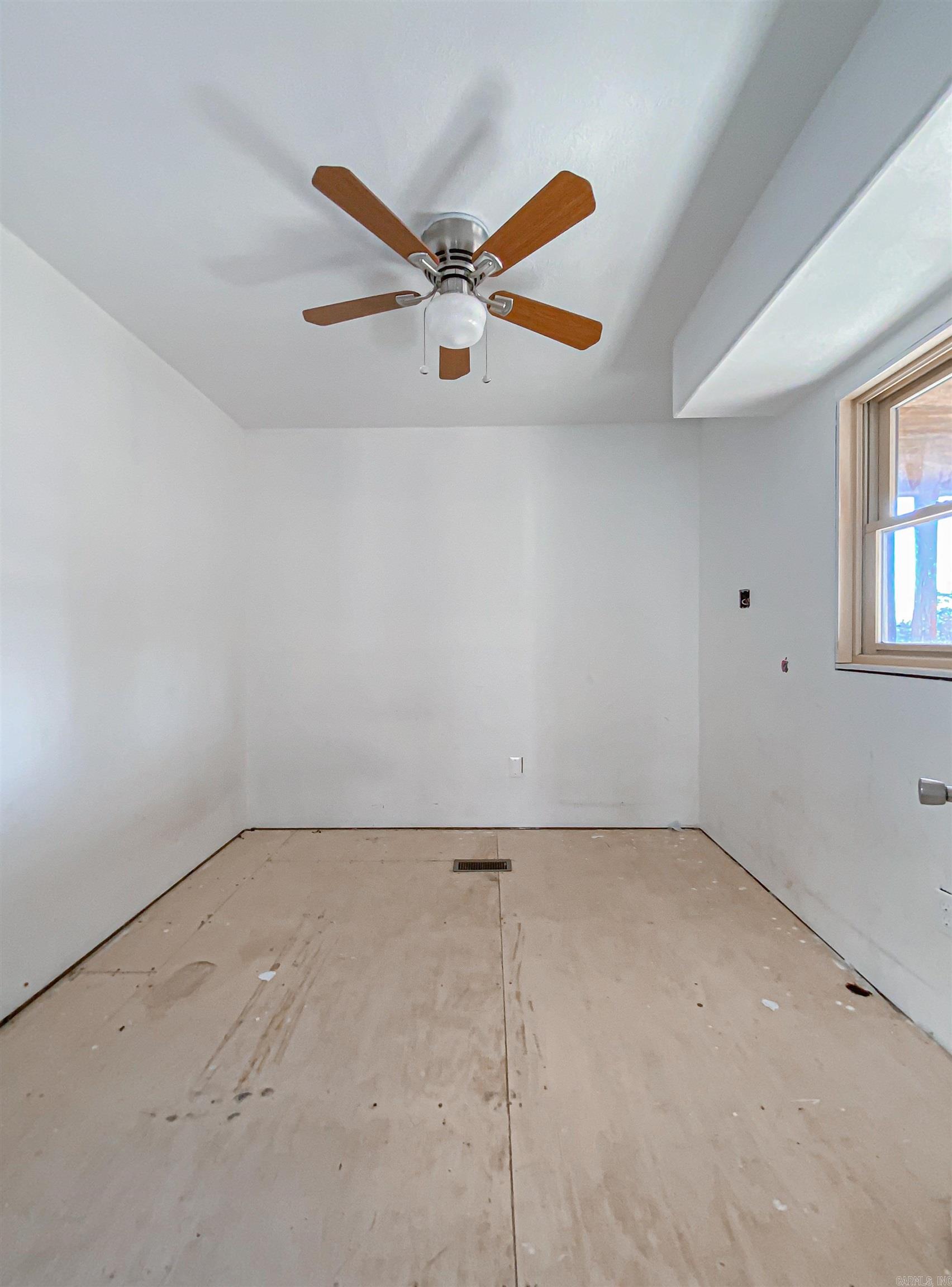 434 MC 5059 Valley Springs, AR 72682