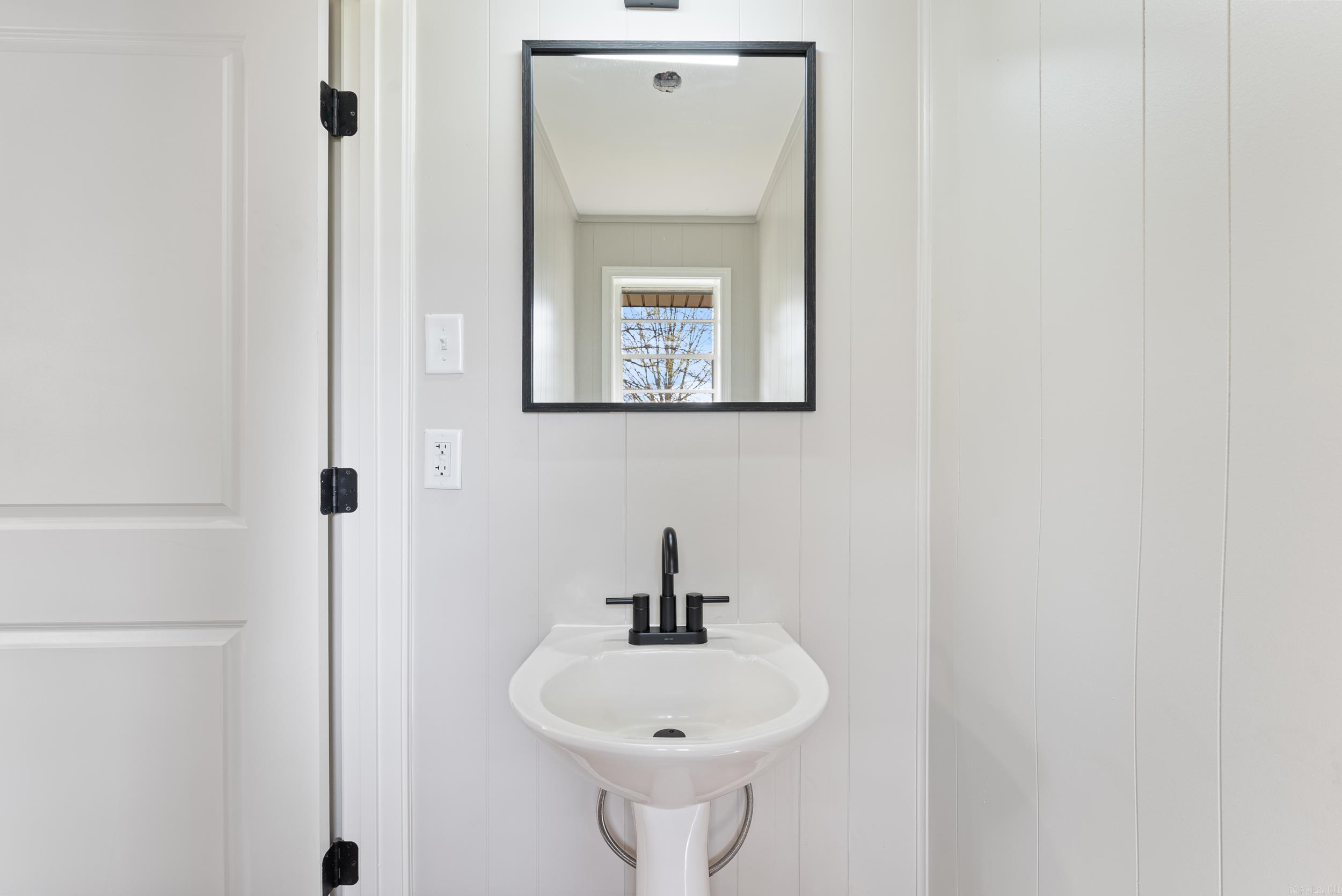 407 E Holly Street Sheridan, AR 72150