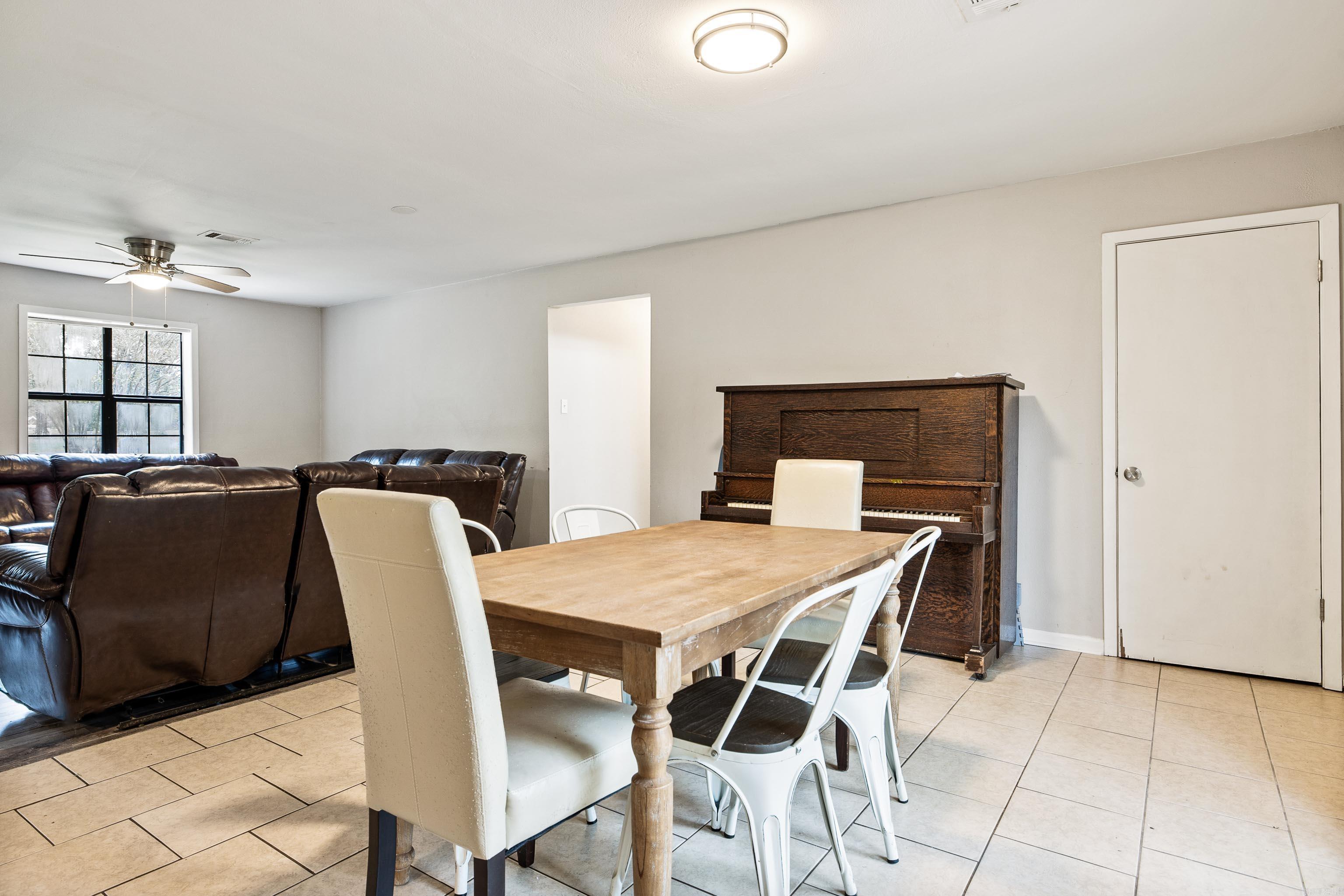 7925 Cindy Benton, AR 72019