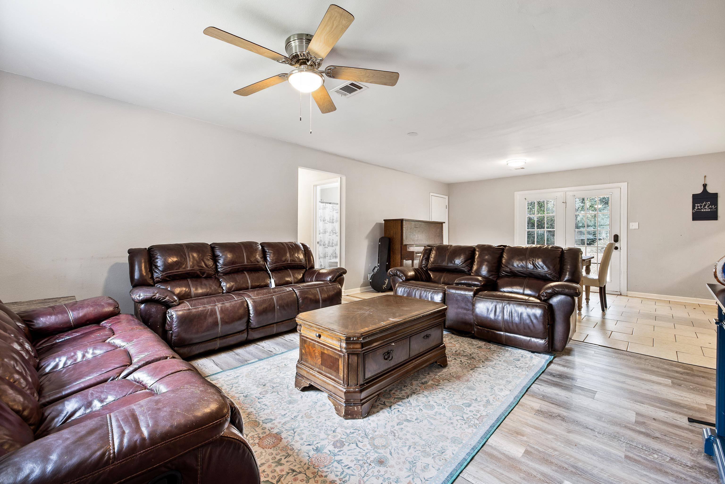 7925 Cindy Benton, AR 72019