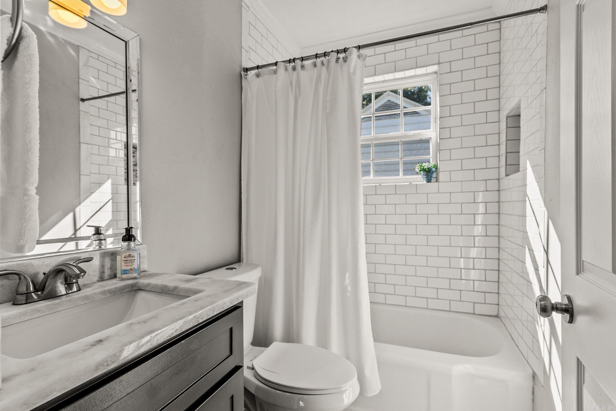 2115 N McKinley Street Little Rock, AR 72207