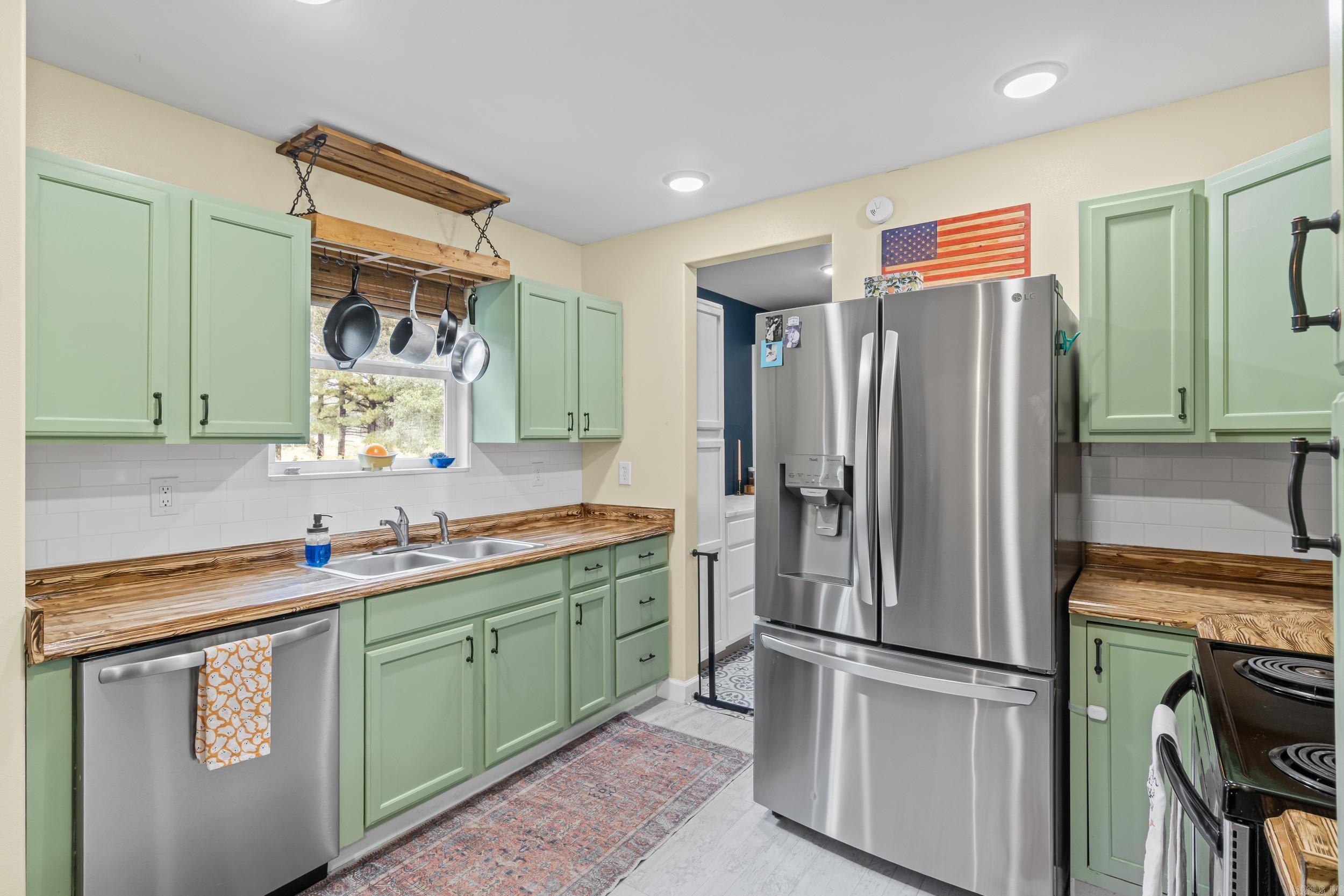 2430 S Kerr  Lonoke, AR