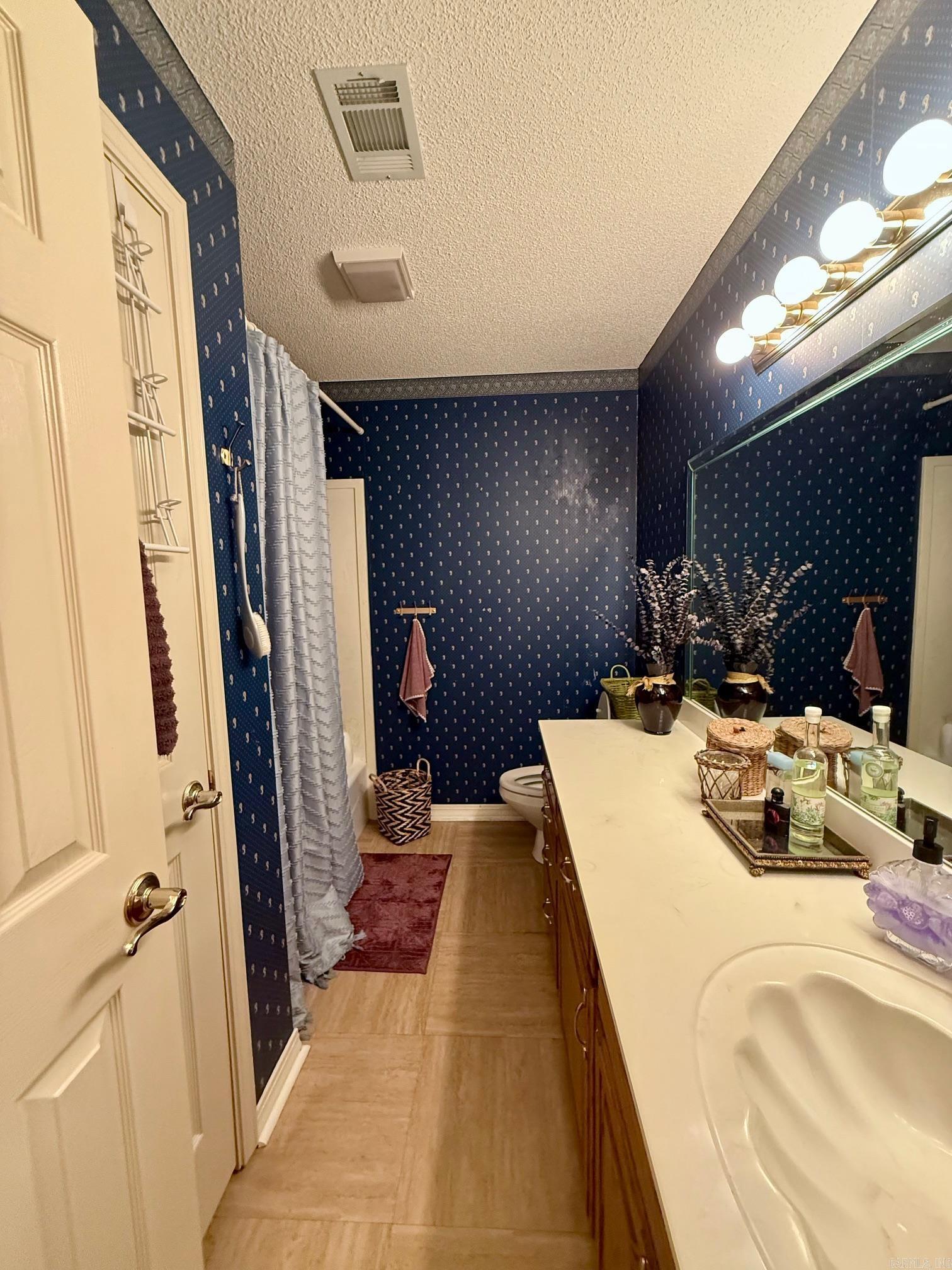 100 Lakewood Ct  Crossett, AR