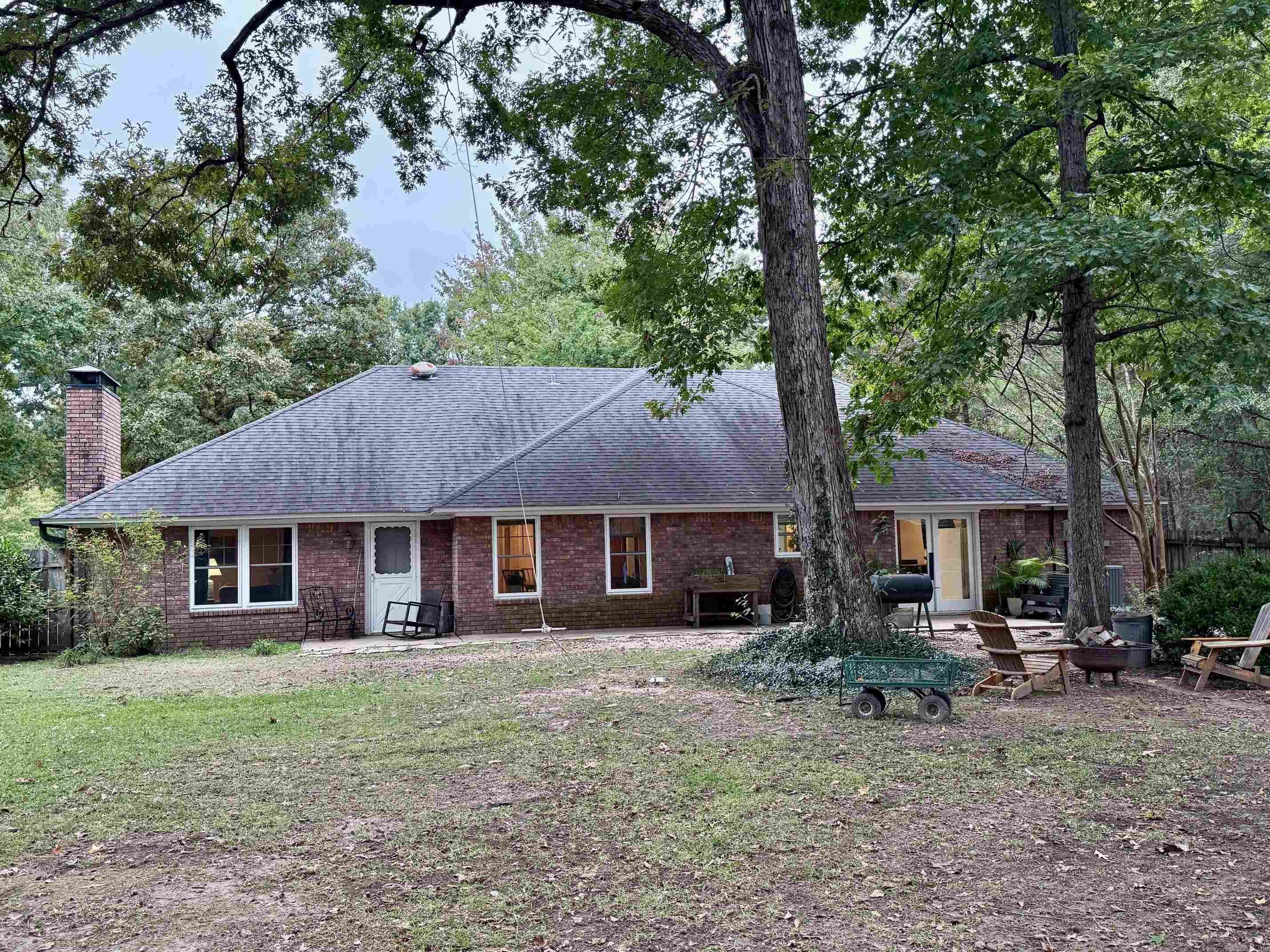 100 Lakewood Ct  Crossett, AR