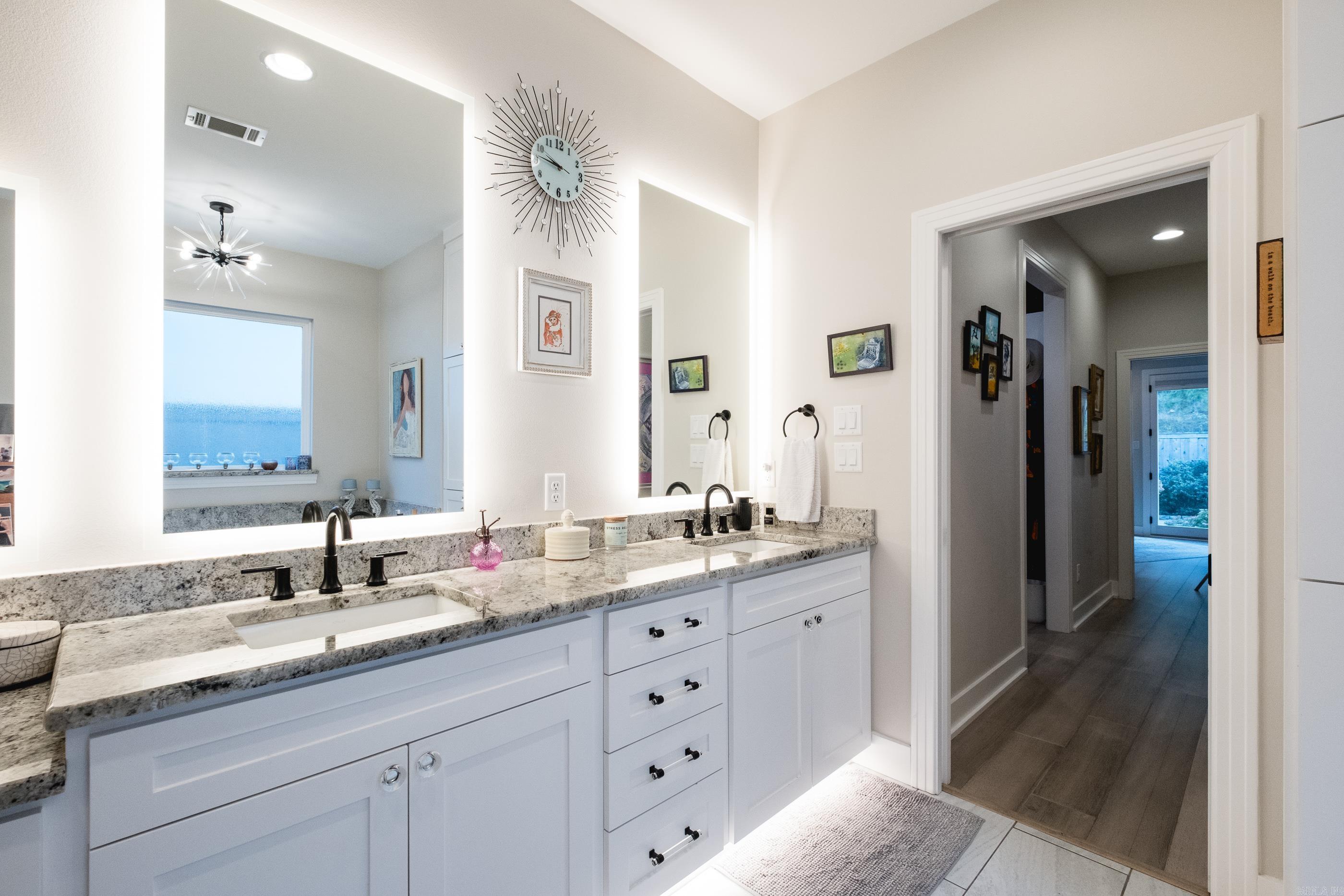 25 Belles Fleurs  Little Rock, AR