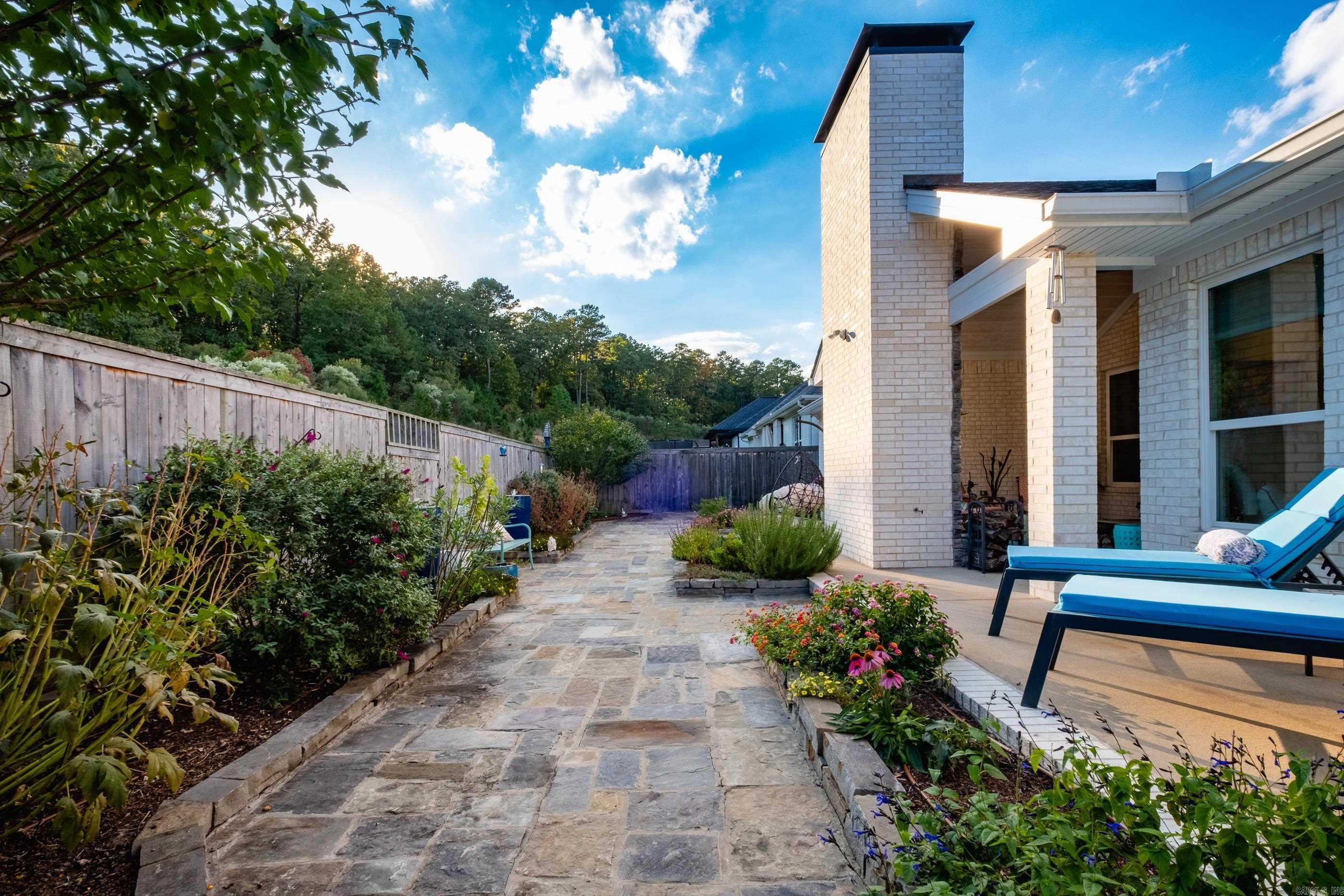 25 Belles Fleurs  Little Rock, AR