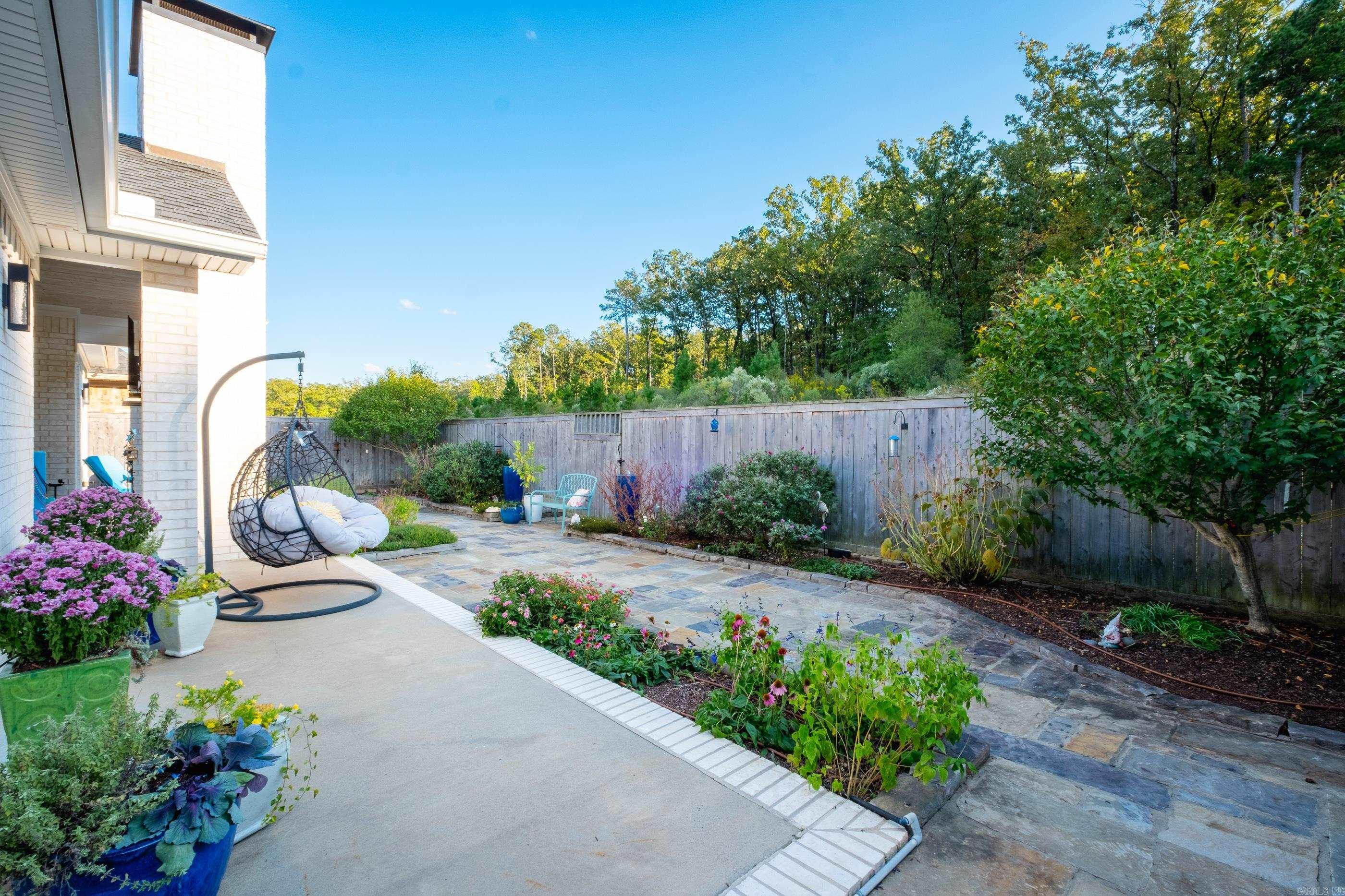 25 Belles Fleurs  Little Rock, AR