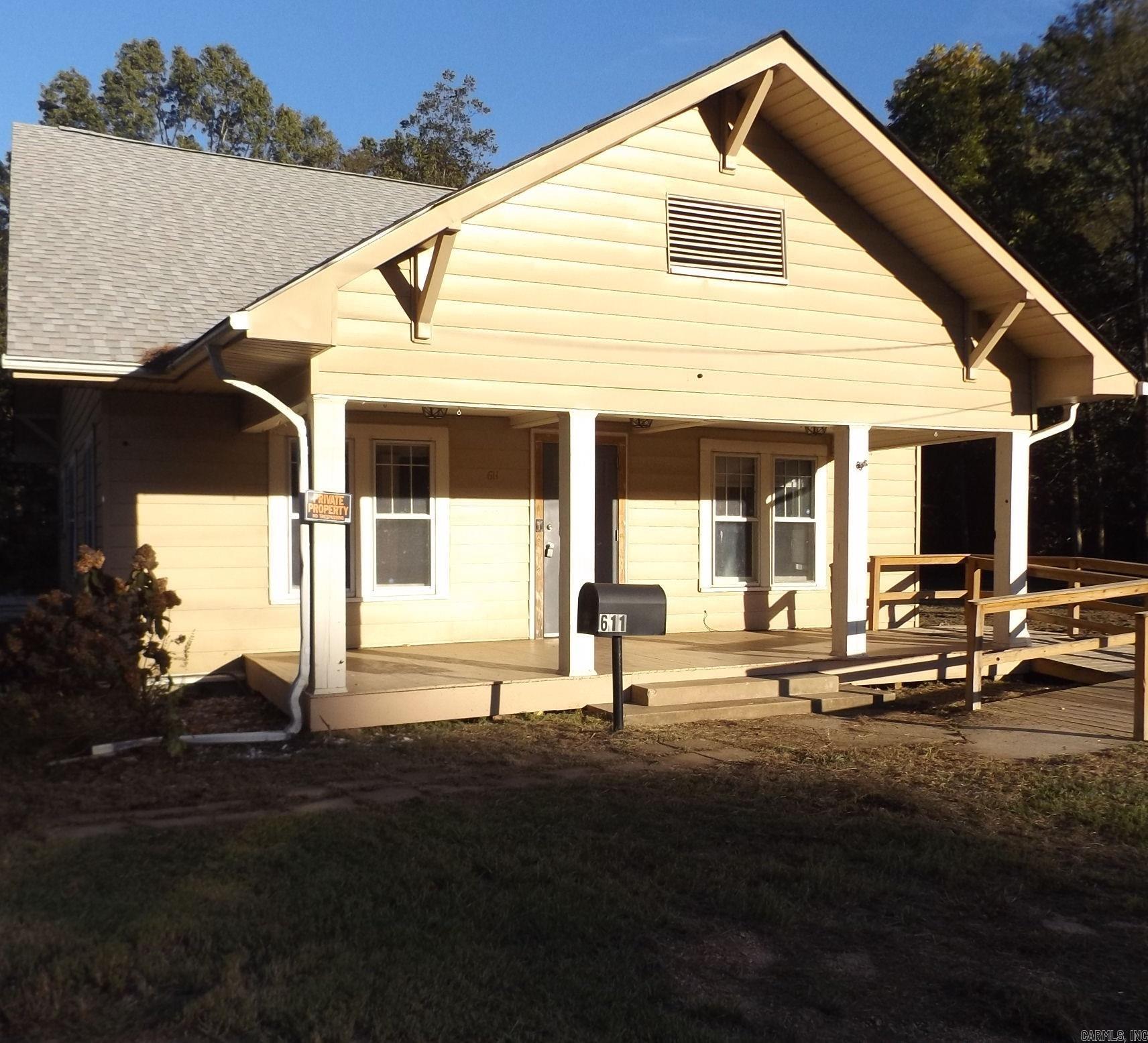 611 S MAIN Warren, AR 71671