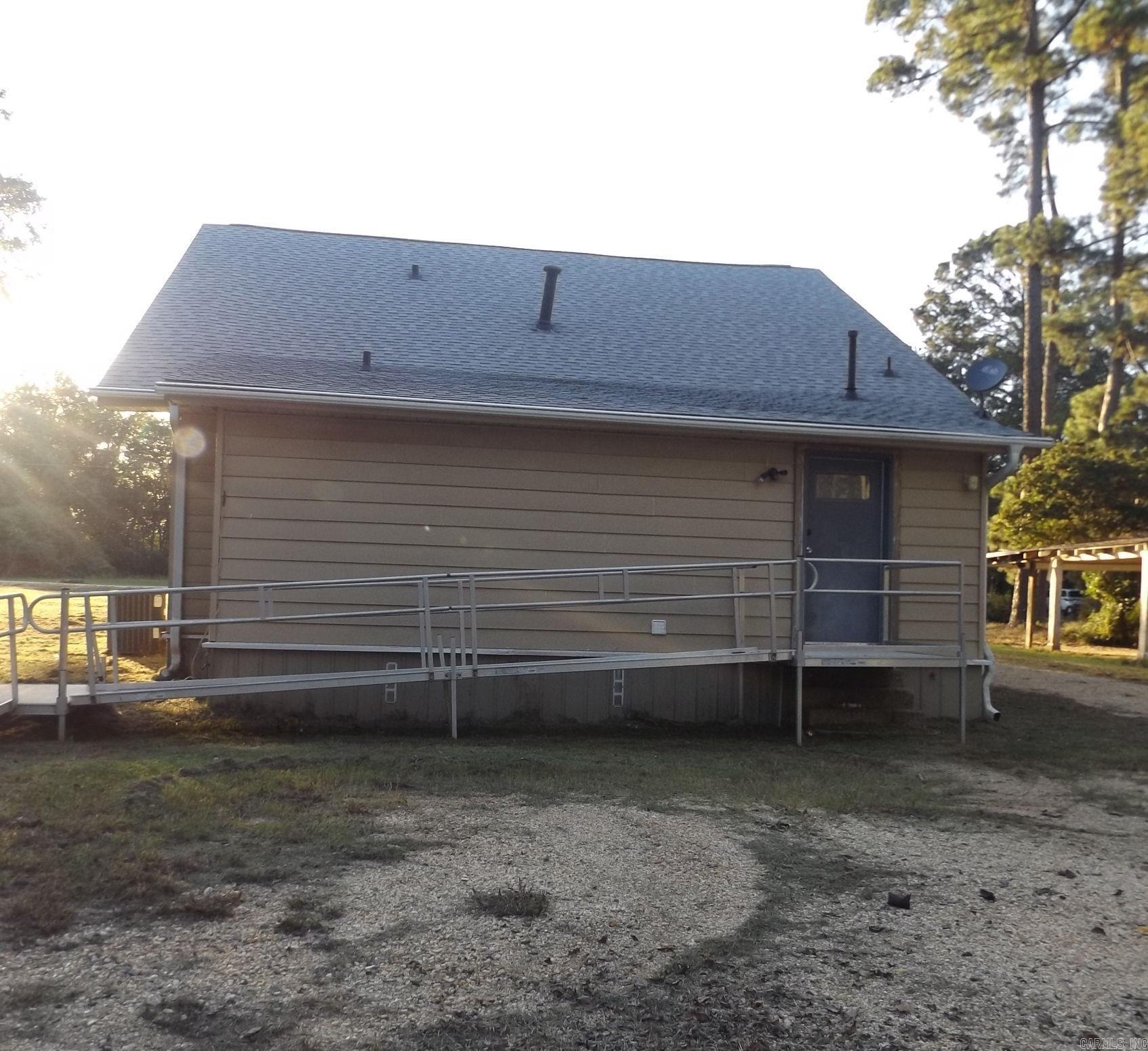 611 S MAIN Warren, AR 71671