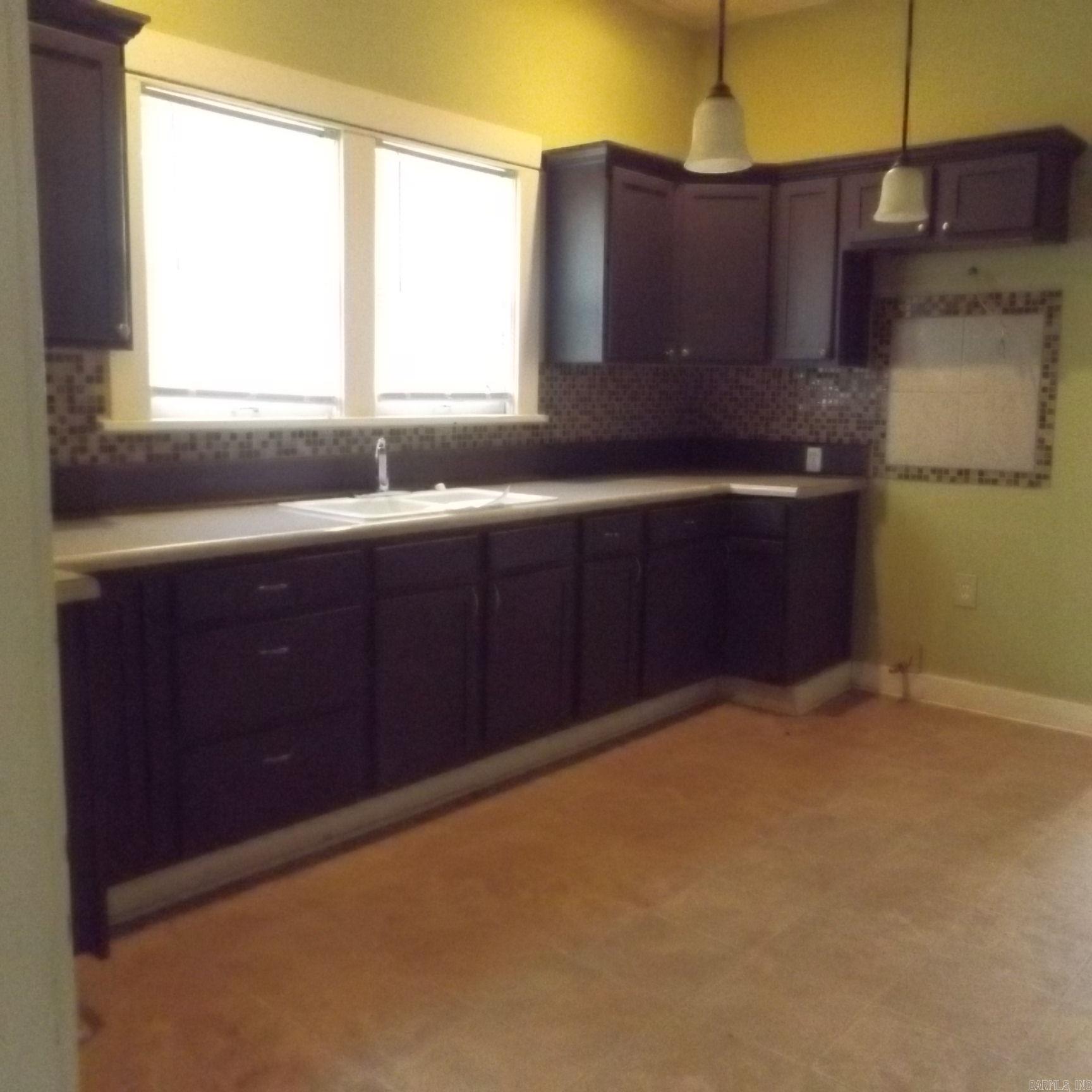 611 S MAIN Warren, AR 71671