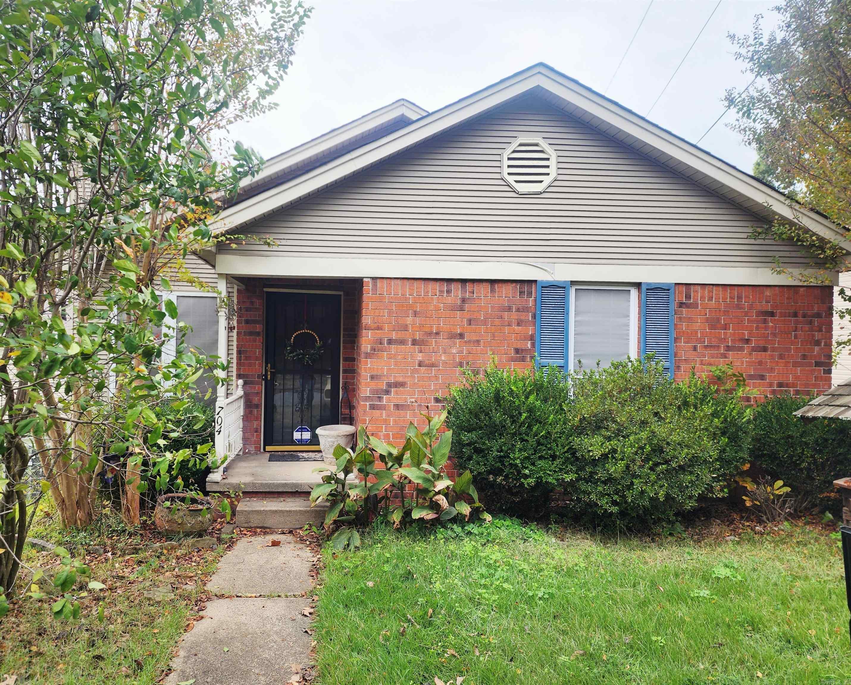 704  Aspen  Little Rock, AR