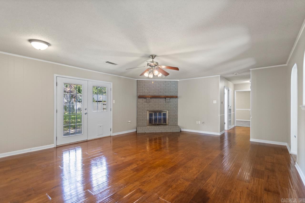 2107 West Street Conway, AR 72032