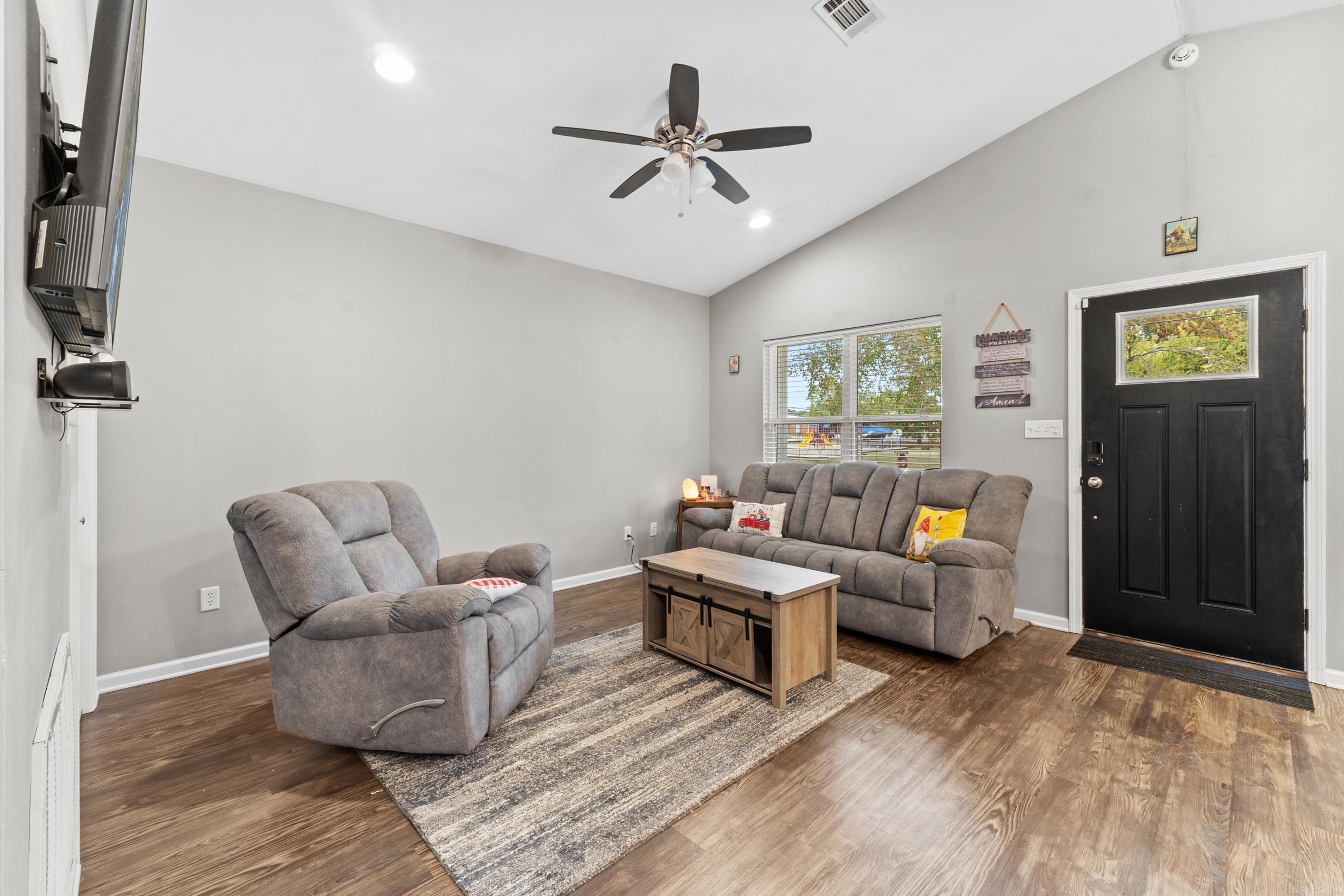 211 N College  Sheridan, AR