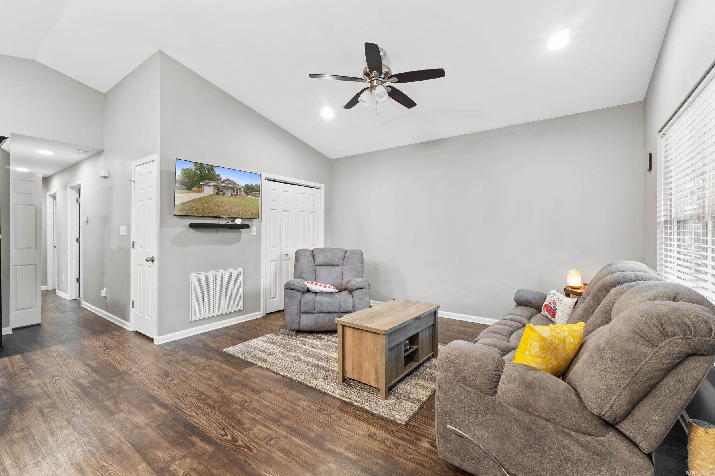 211 N College  Sheridan, AR