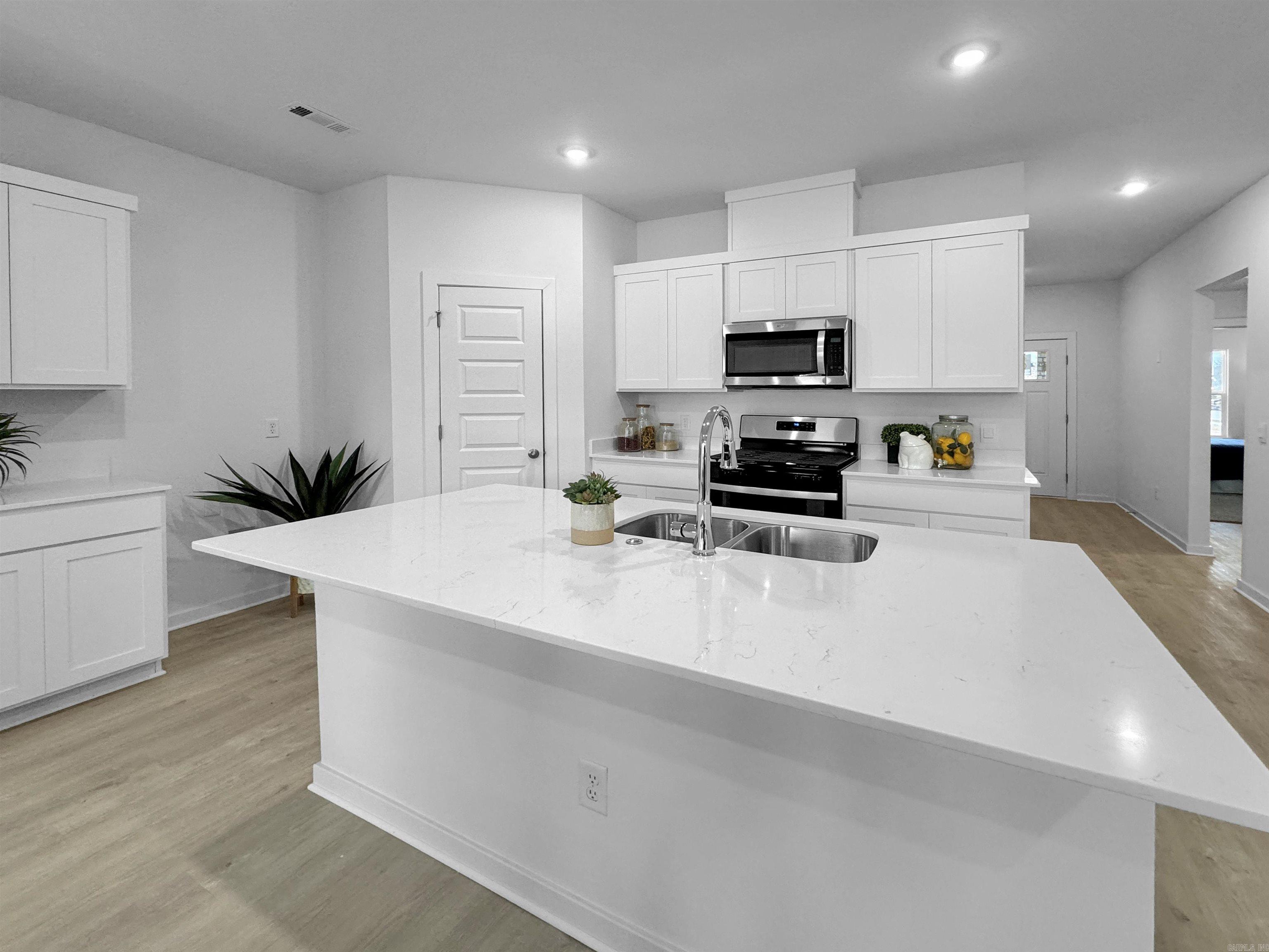 318 Lainey Drive Maumelle, AR 72113