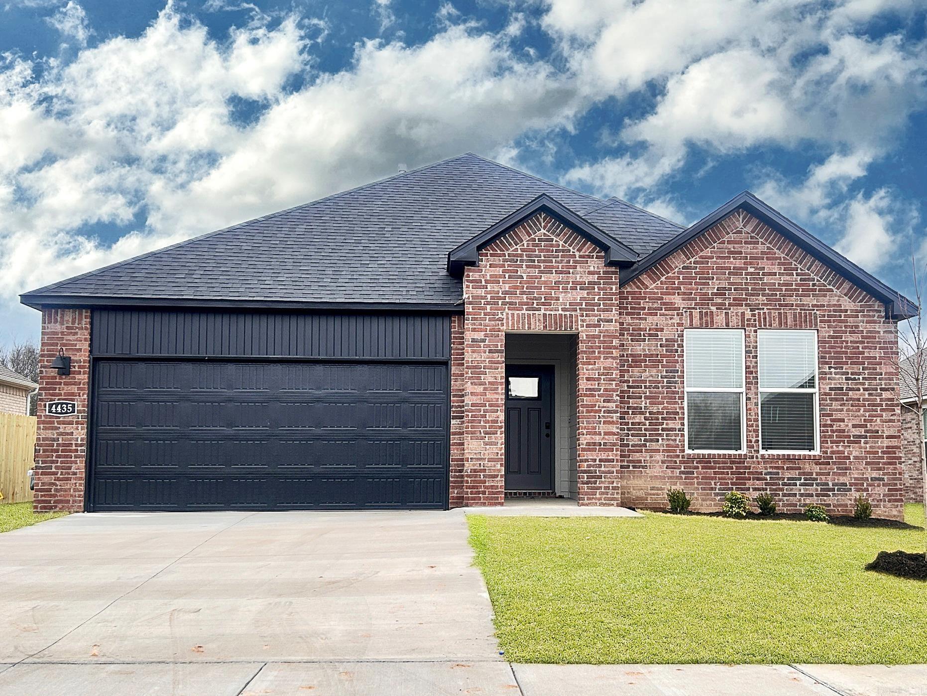 308 Lainey Drive Maumelle, AR 72113