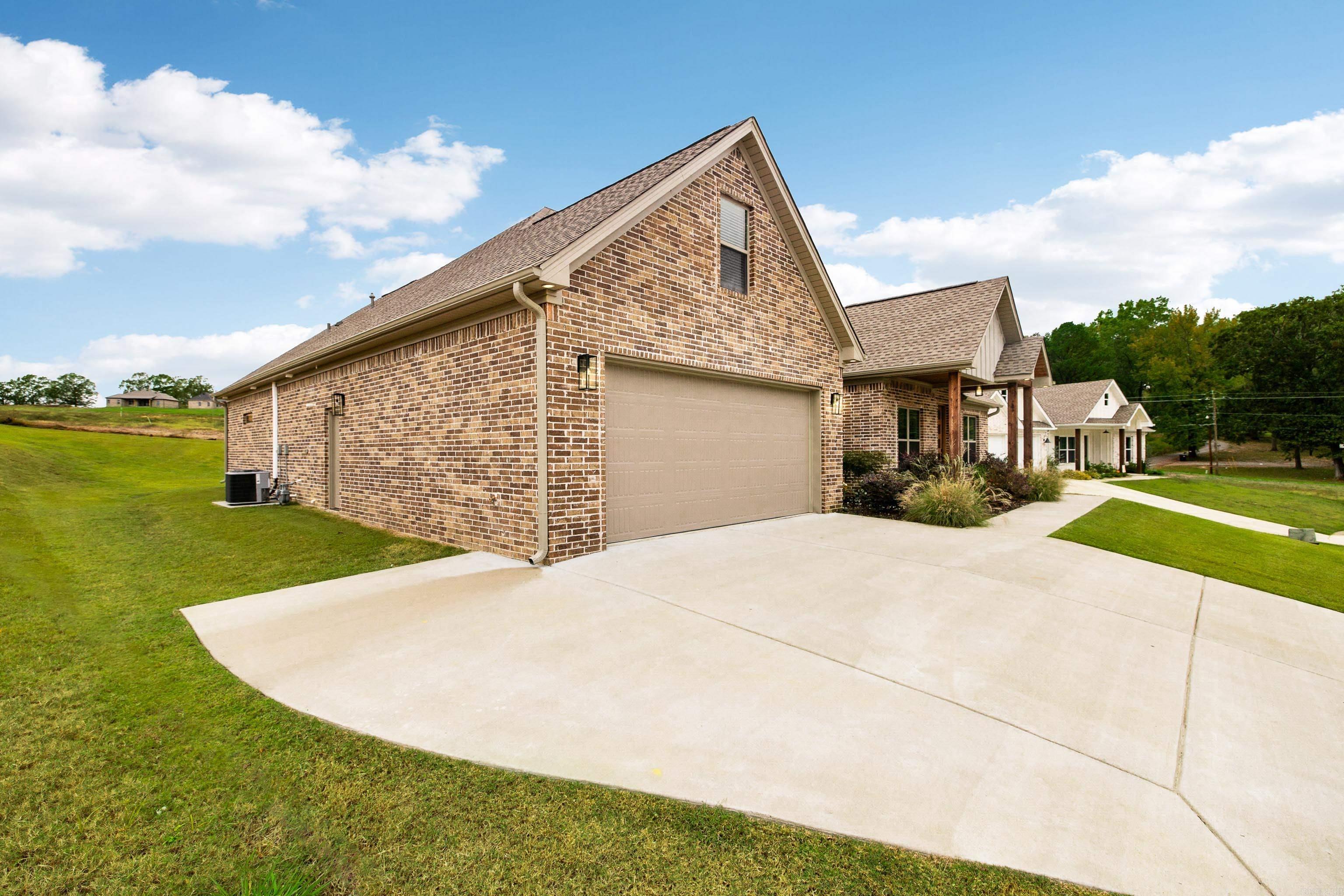 102 Red Crest Cove Haskell, AR 72015