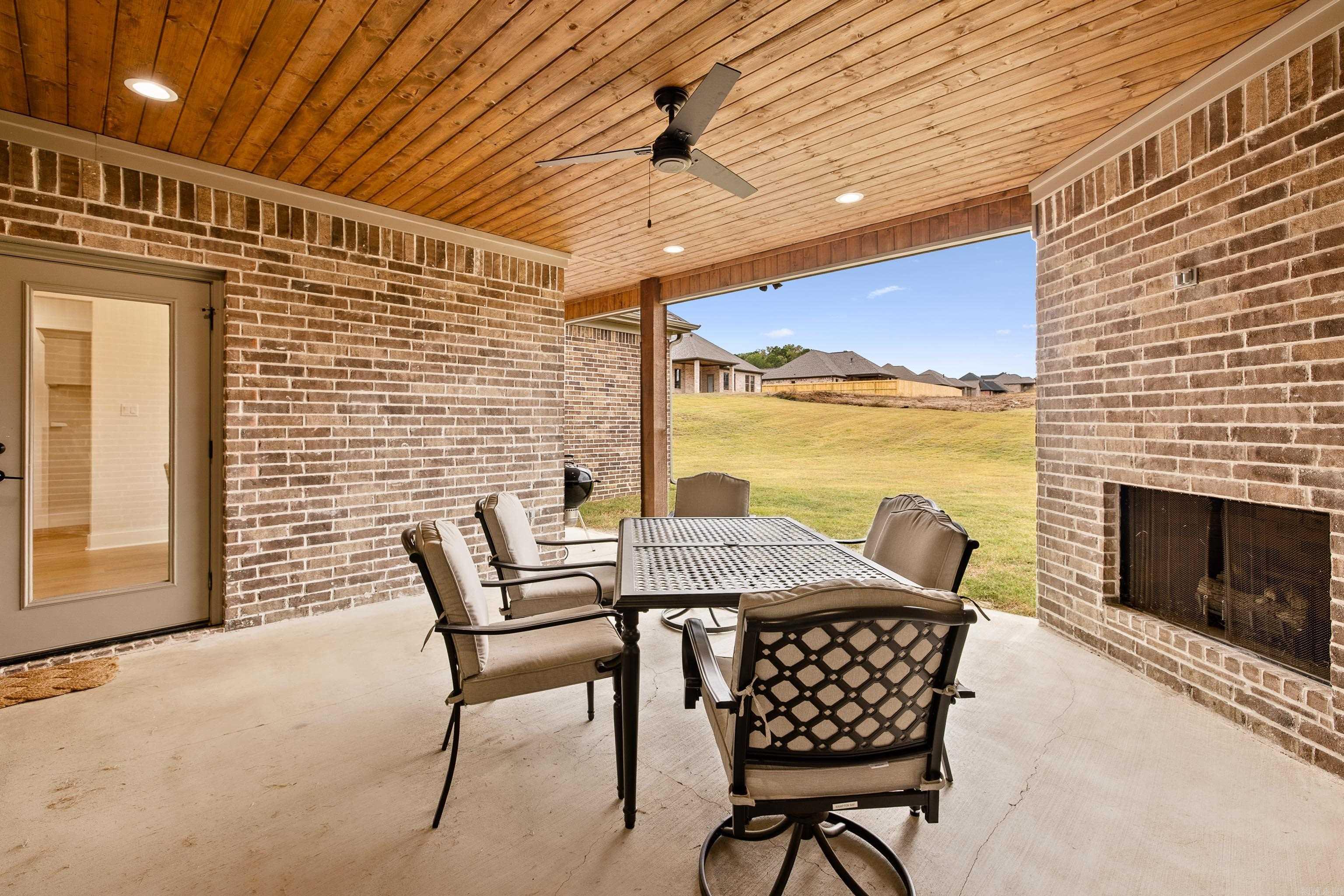 102 Red Crest Cove Haskell, AR 72015