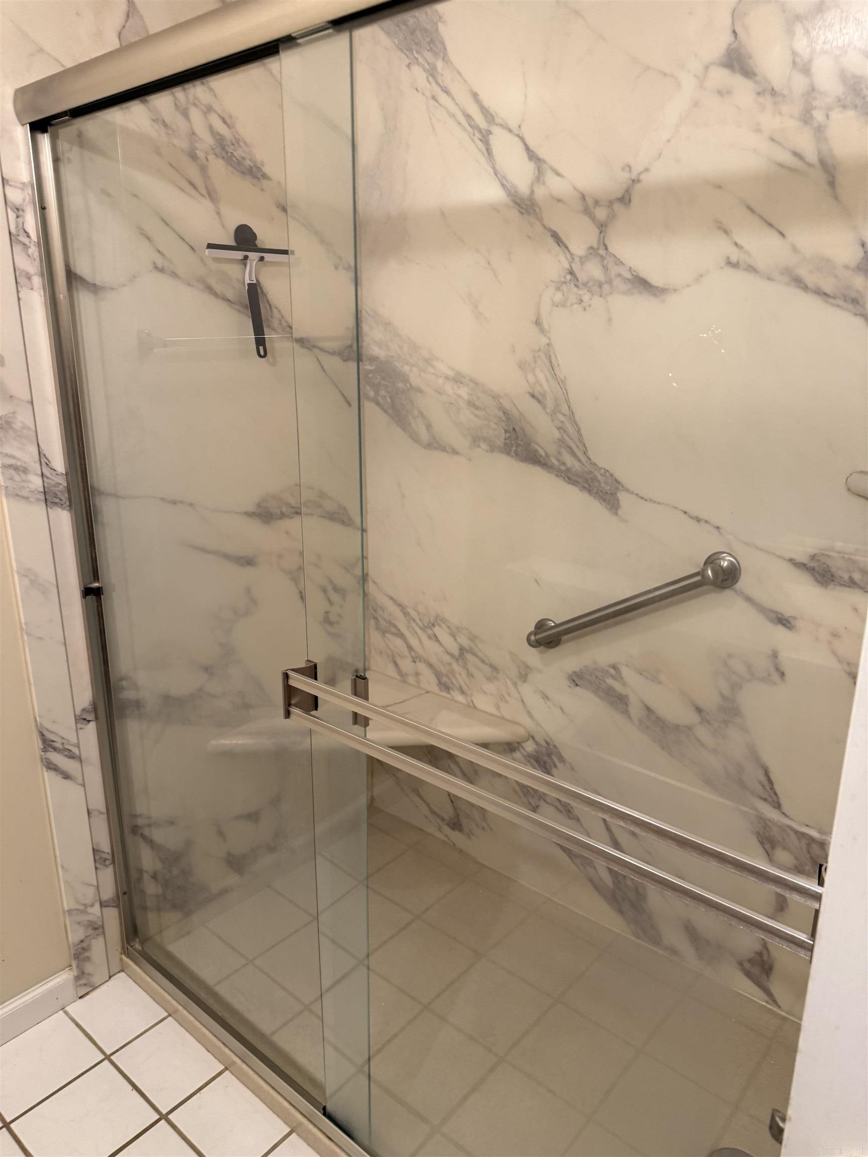 3202 Red Oak  Paragould, AR