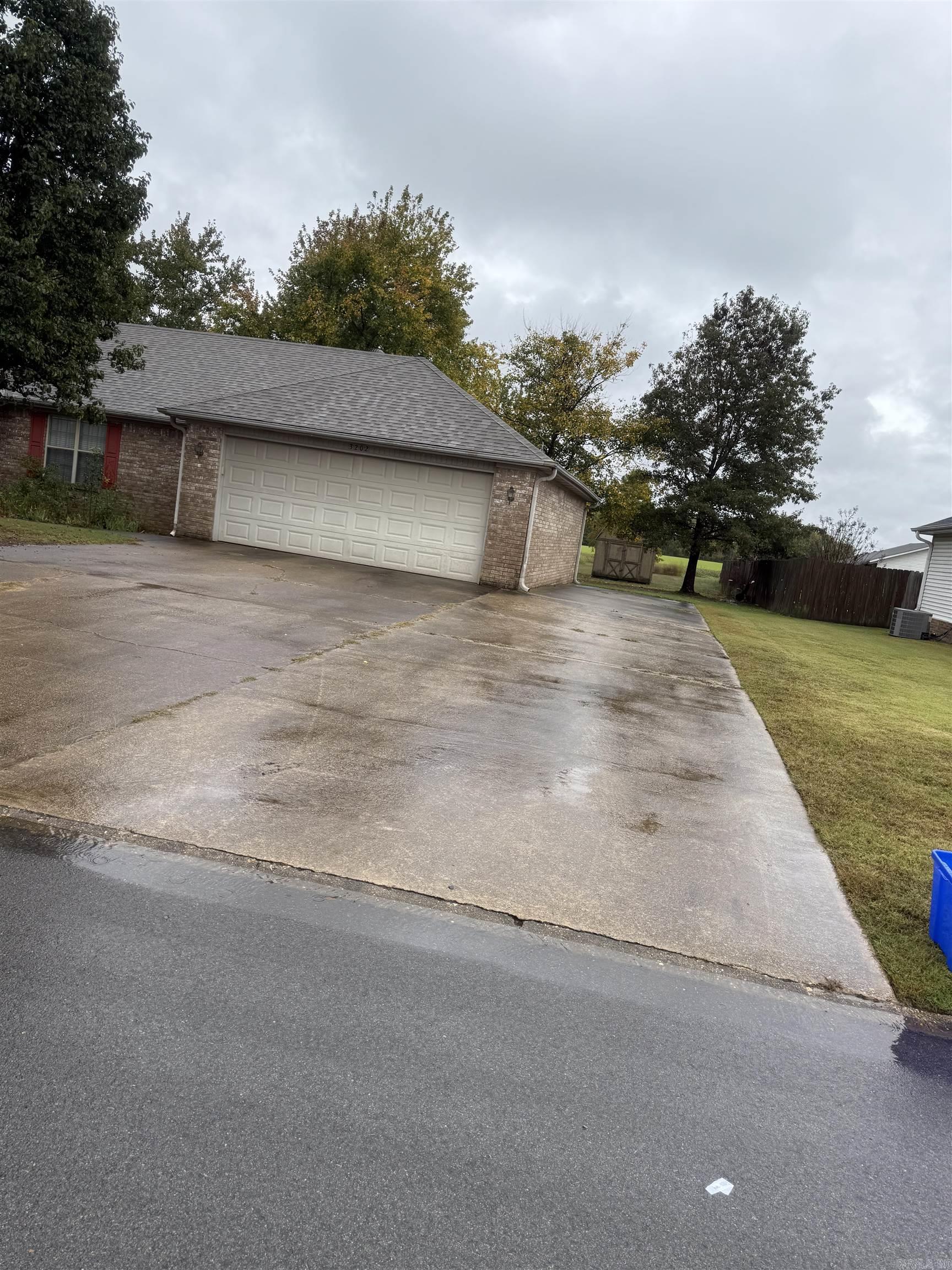 3202 Red Oak  Paragould, AR