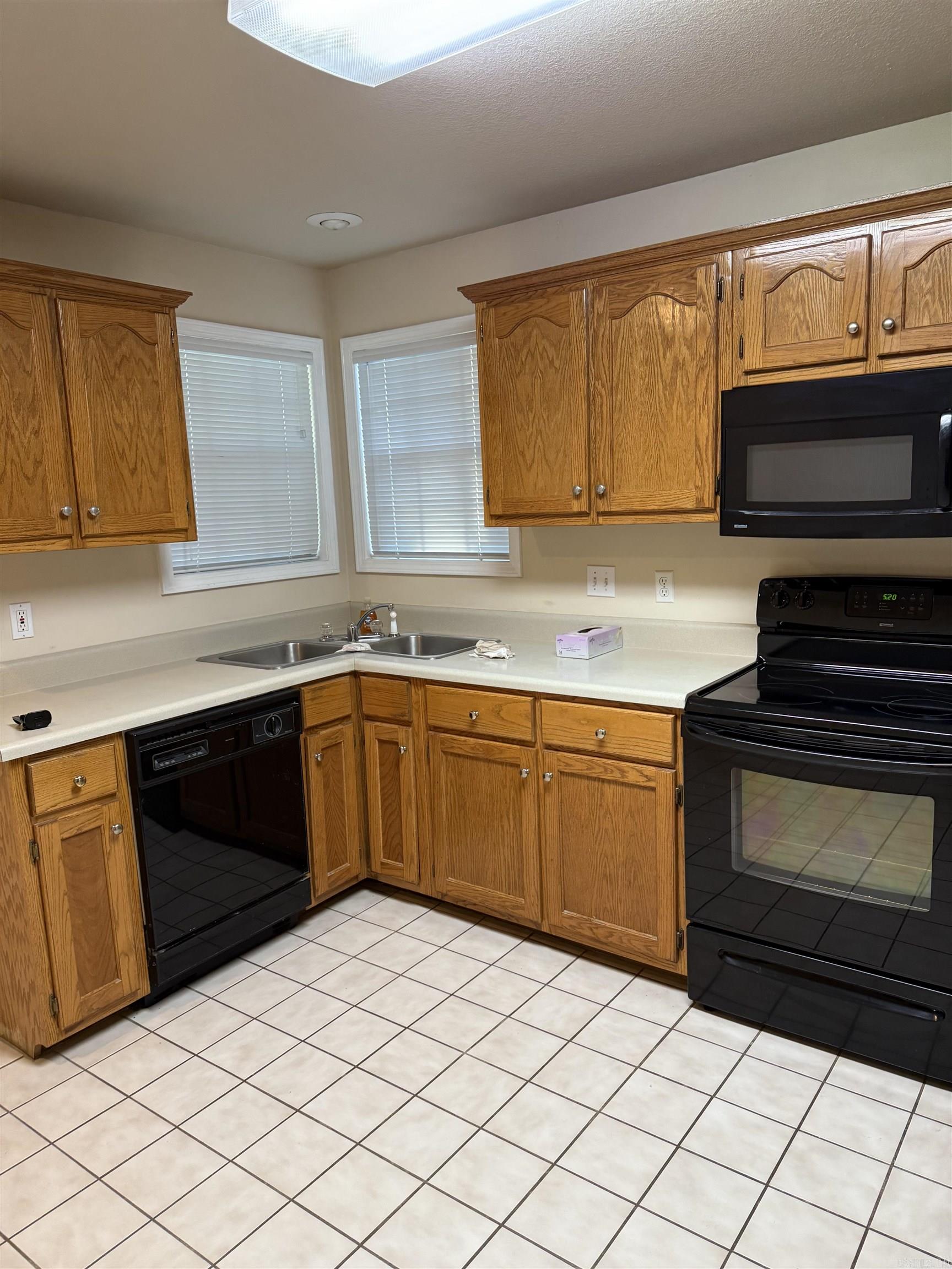 3202 Red Oak  Paragould, AR