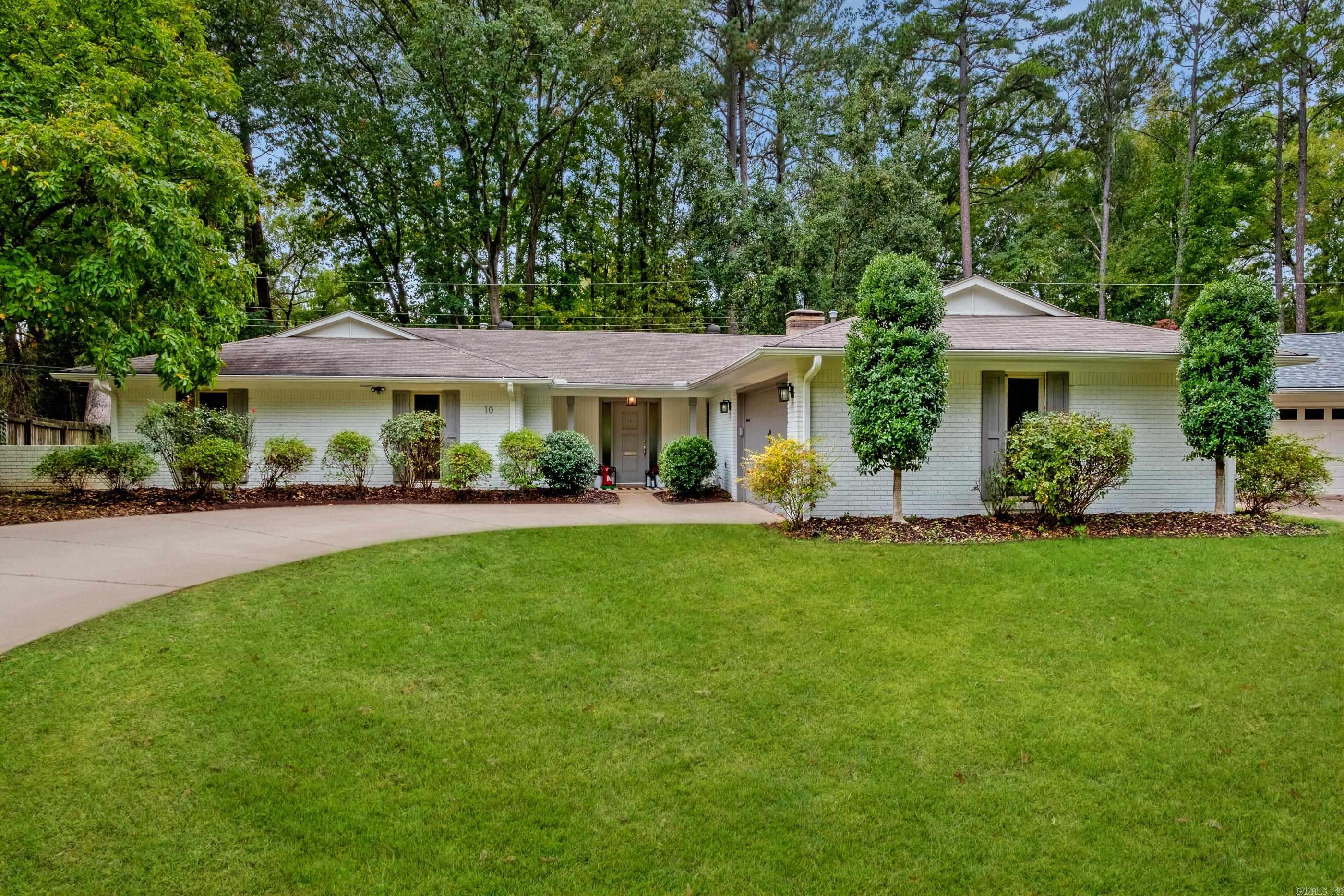 10 Stoney Brook Court