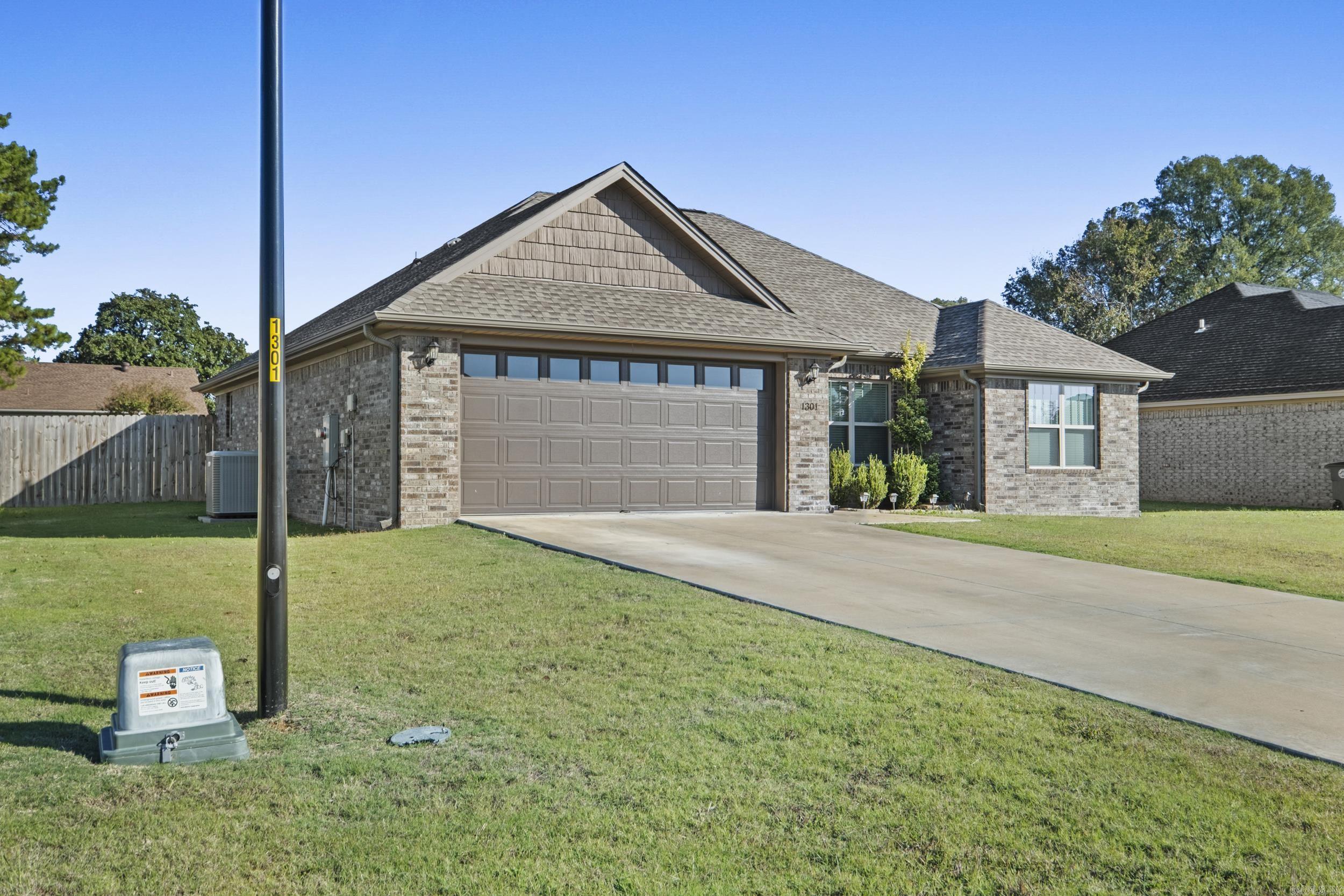 1301 Ridgefield Circle Searcy, AR 72143