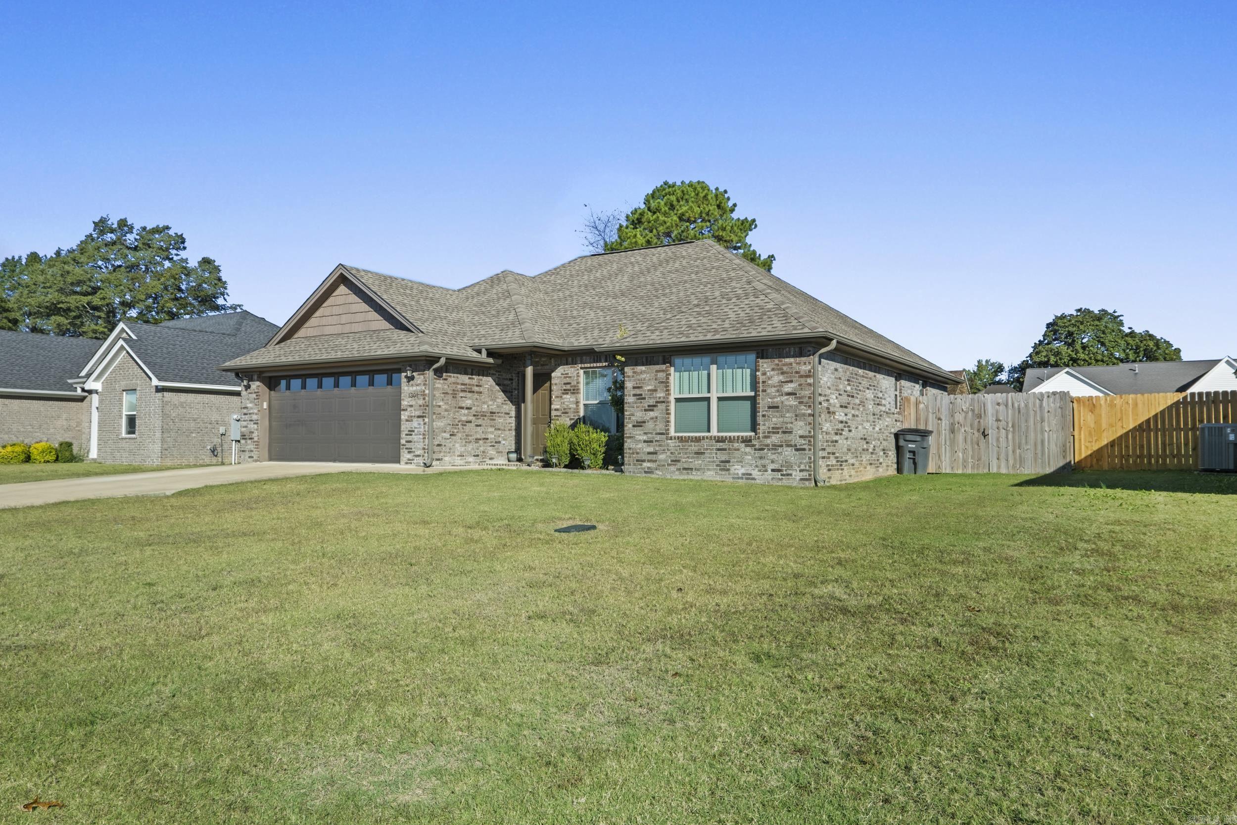 1301 Ridgefield Circle Searcy, AR 72143