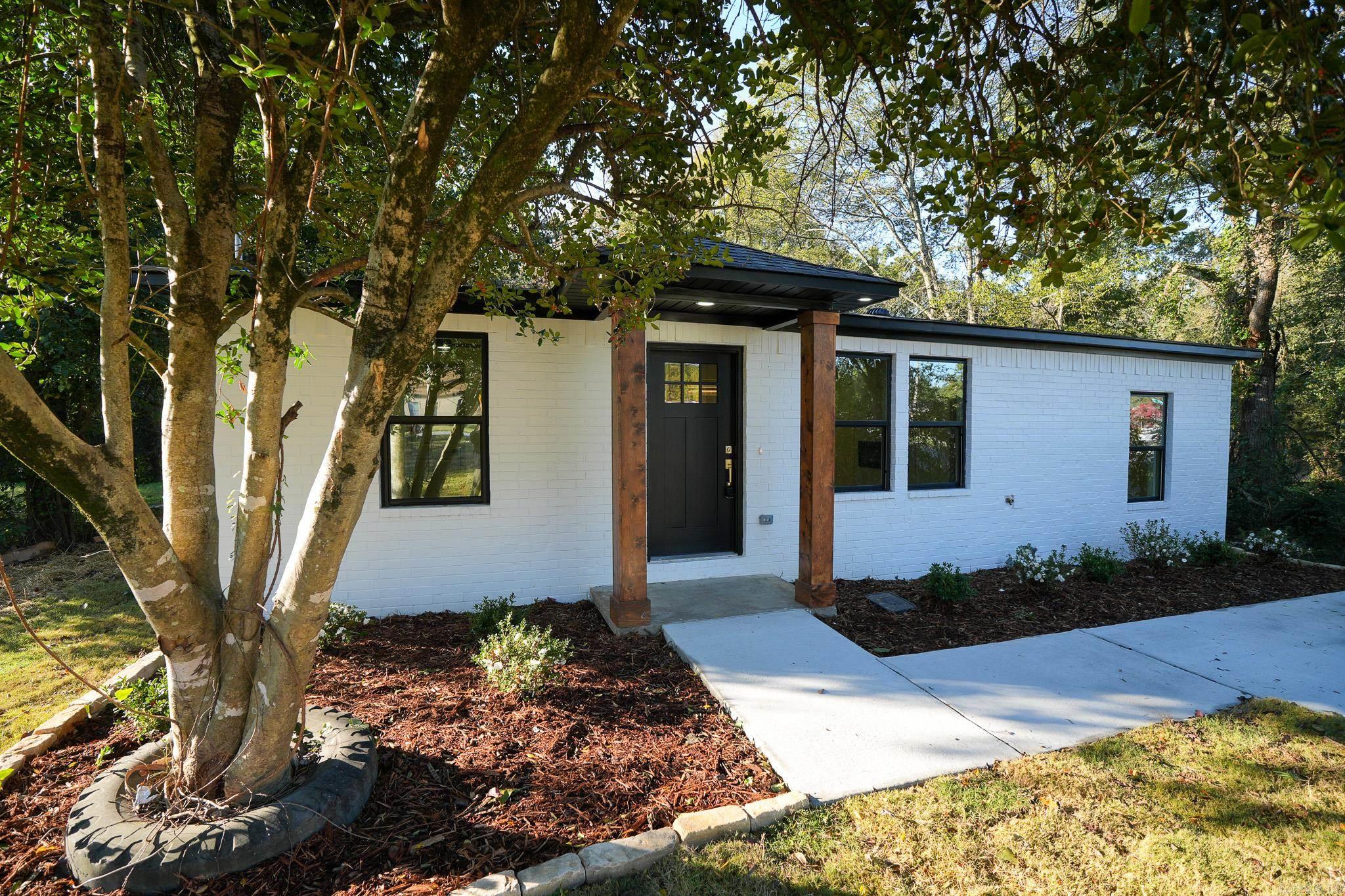 13725 Cantrell Road Little Rock, AR 72223