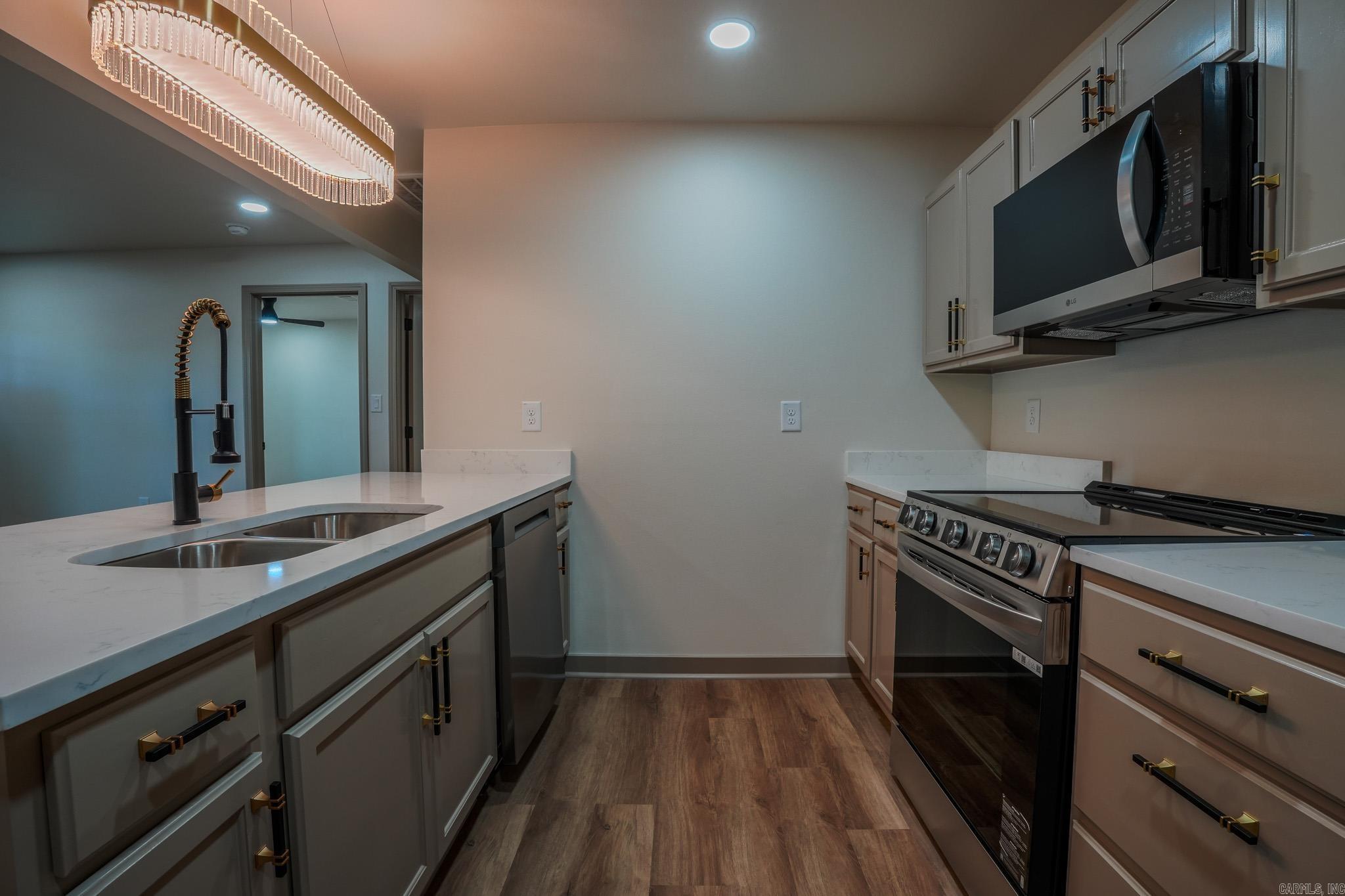 13725 Cantrell Road Little Rock, AR 72223