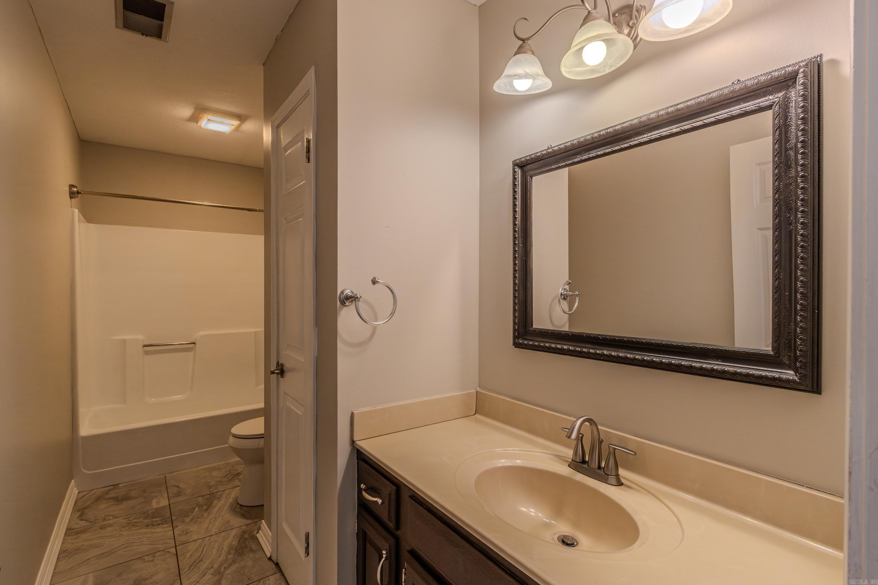 217 S Center Hill  Paragould, AR