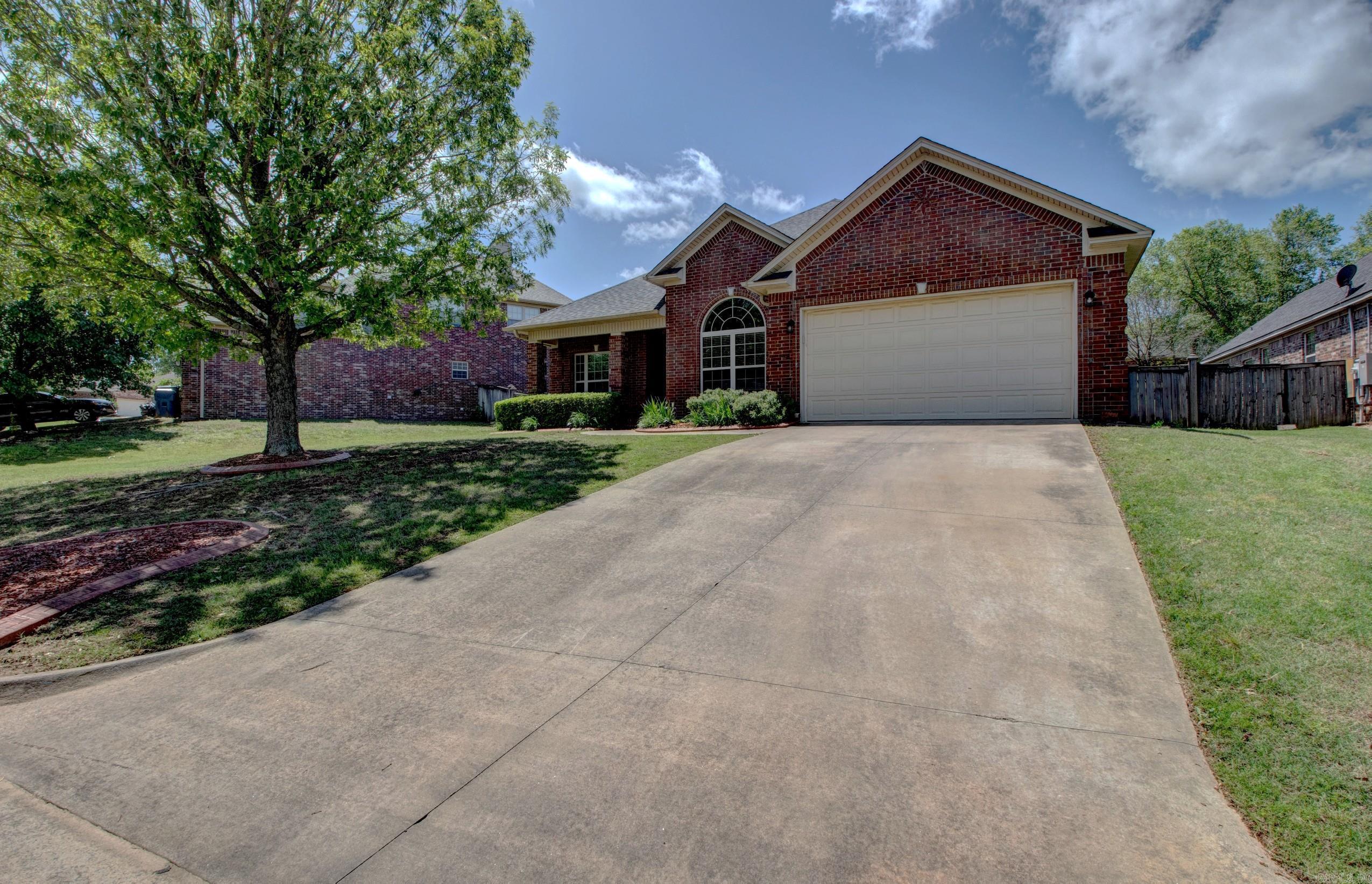 124 Mountain Valley  Maumelle, AR