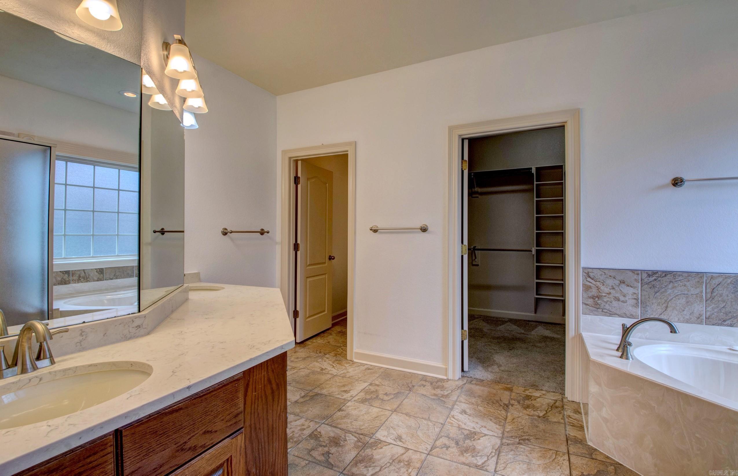 124 Mountain Valley  Maumelle, AR