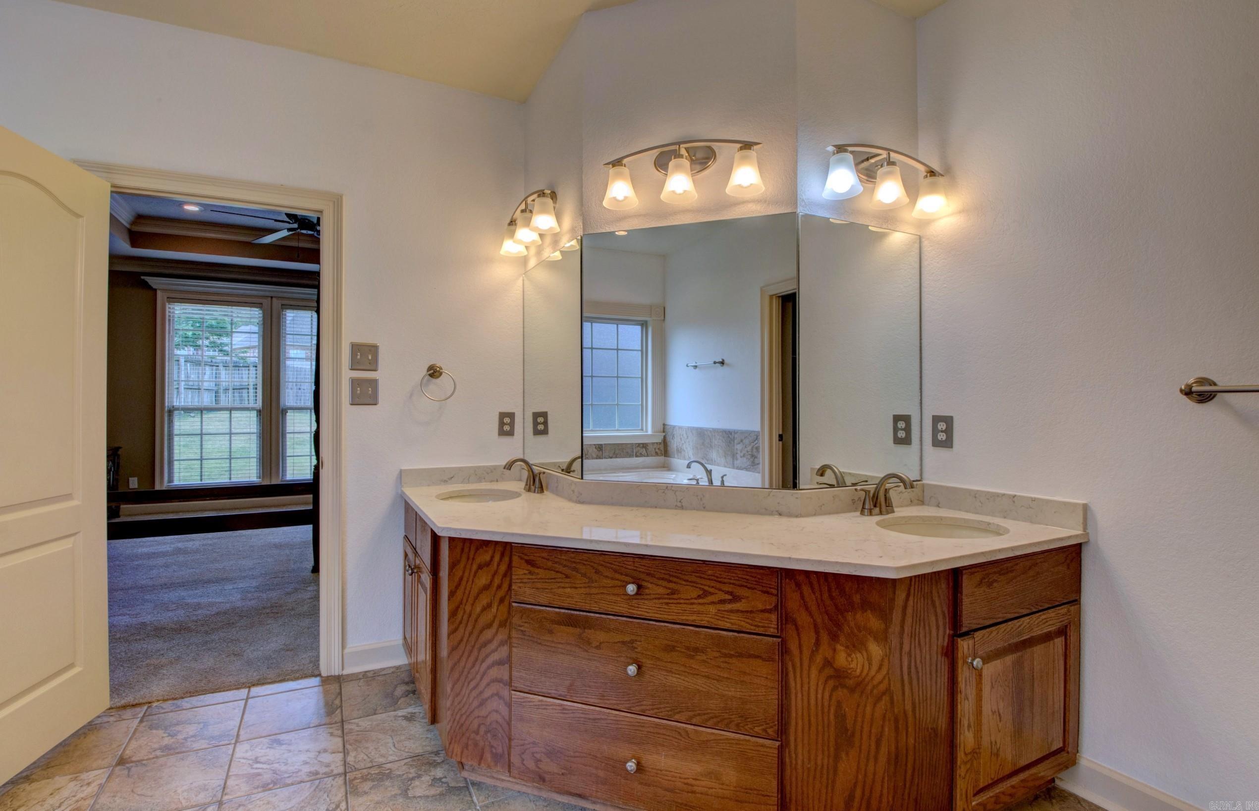 124 Mountain Valley  Maumelle, AR