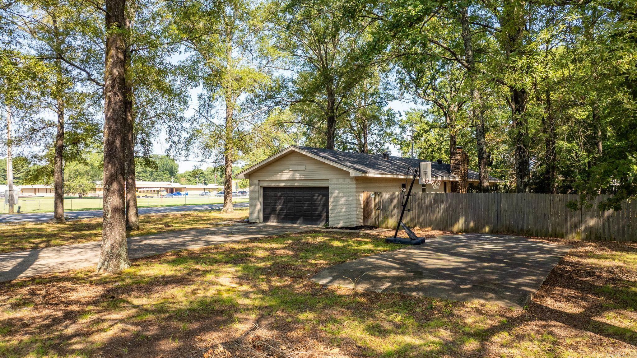 50 White Oak  Conway, AR