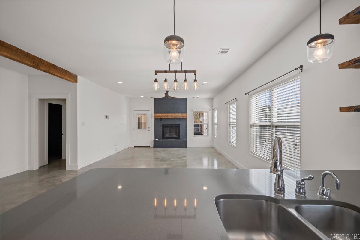 402 S Market Benton, AR 72015