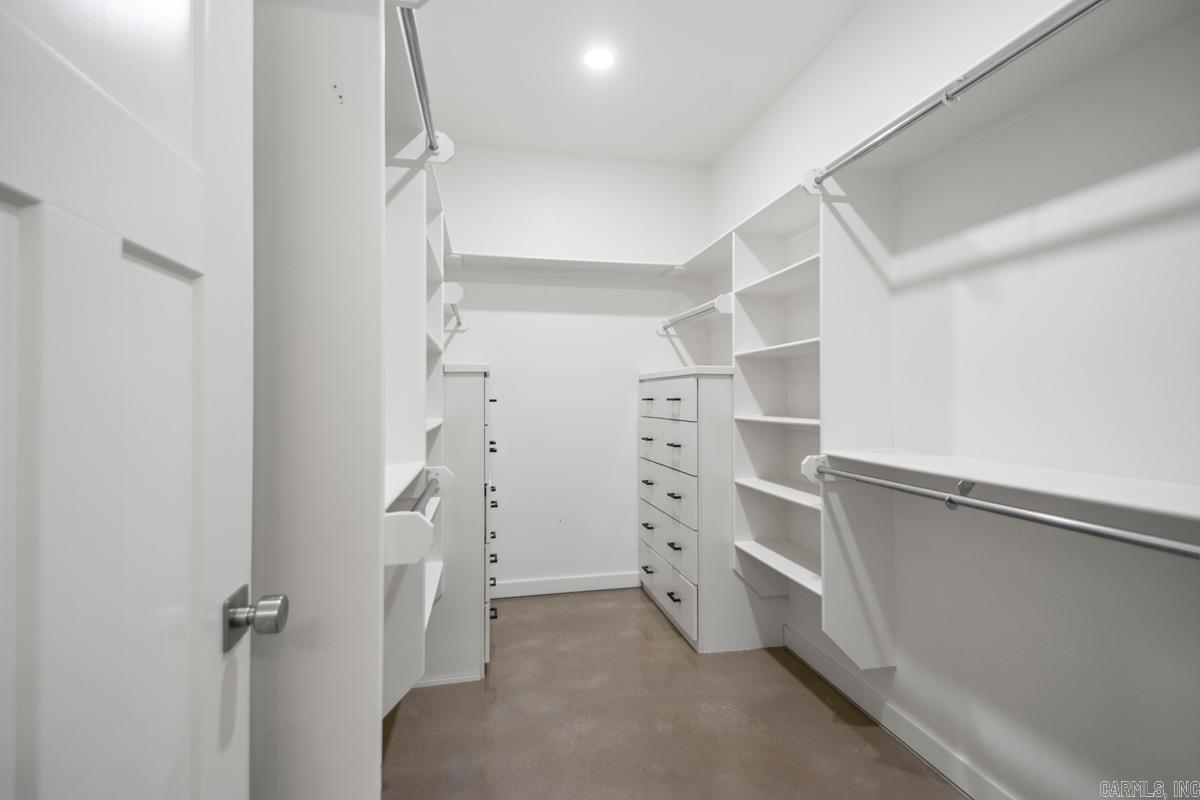 402 S Market Benton, AR 72015