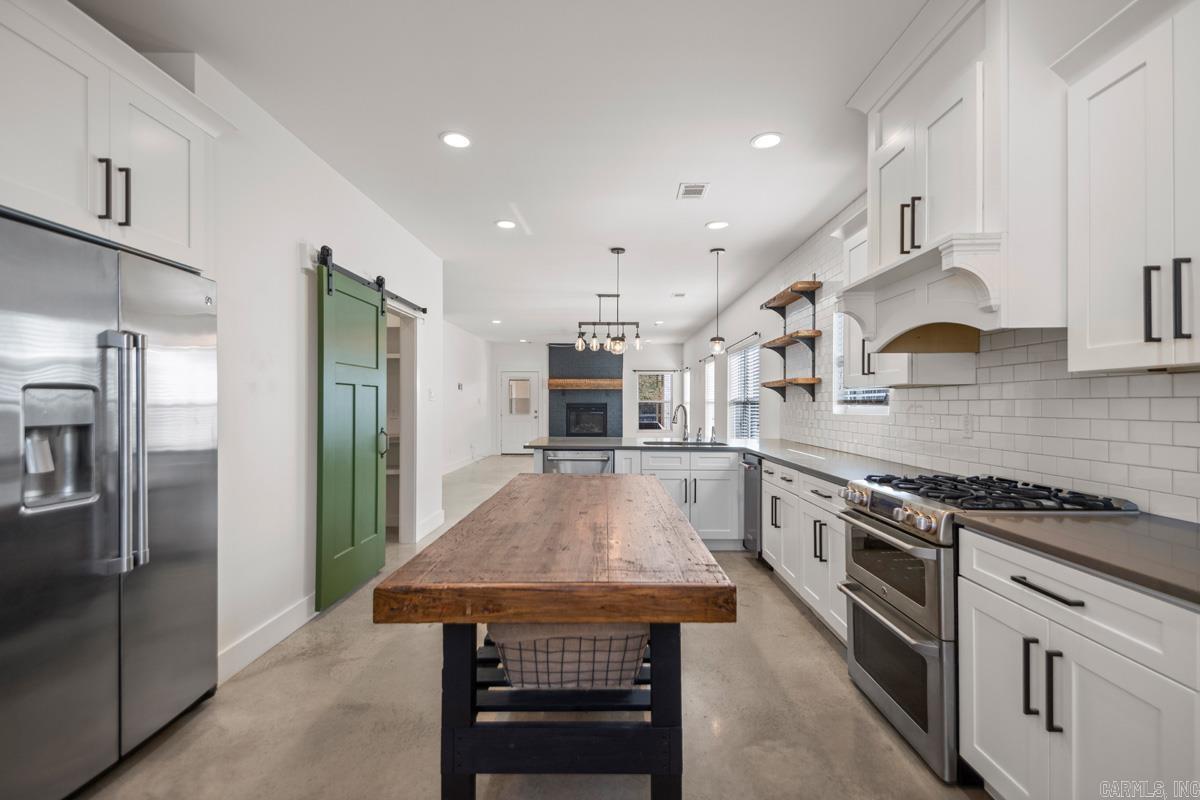 402 S Market Benton, AR 72015