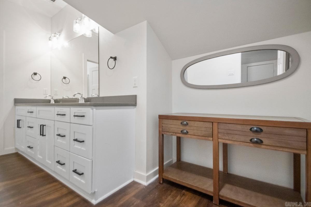 402 S Market Benton, AR 72015