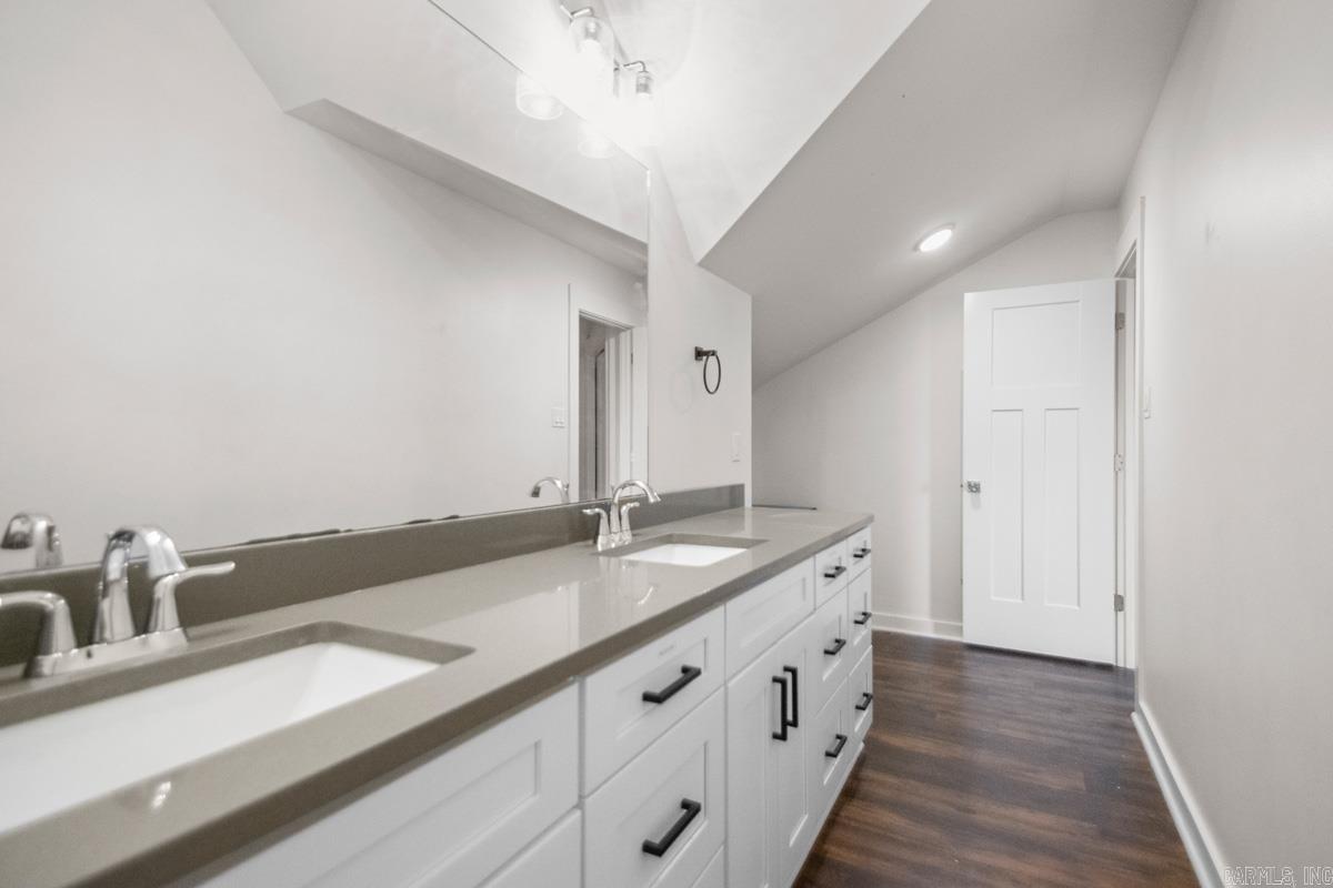 402 S Market Benton, AR 72015