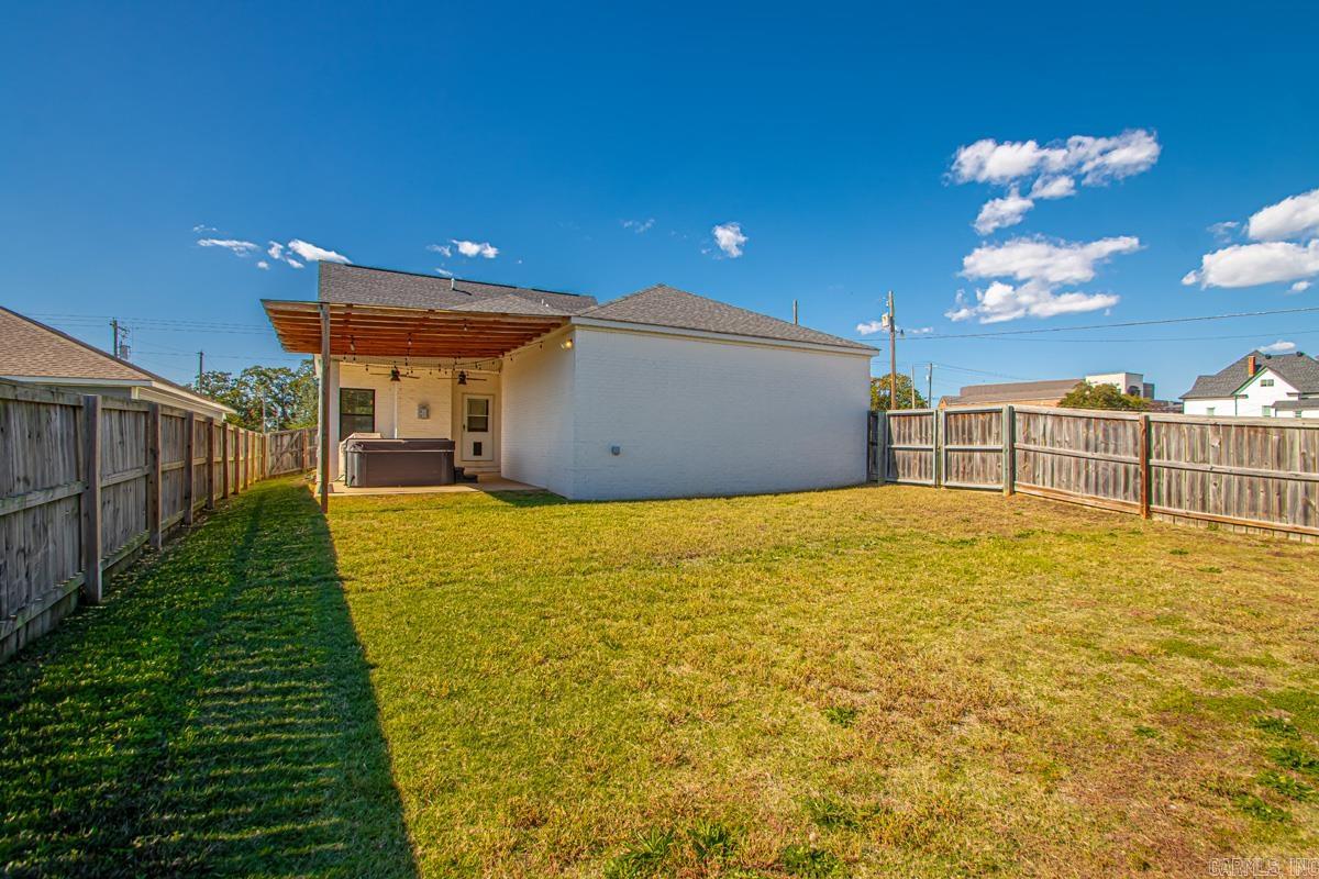 402 S Market Benton, AR 72015