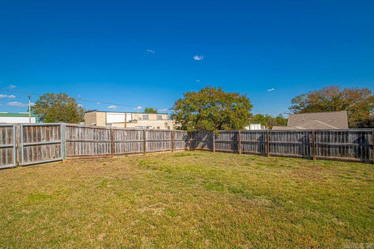 402 S Market Benton, AR 72015